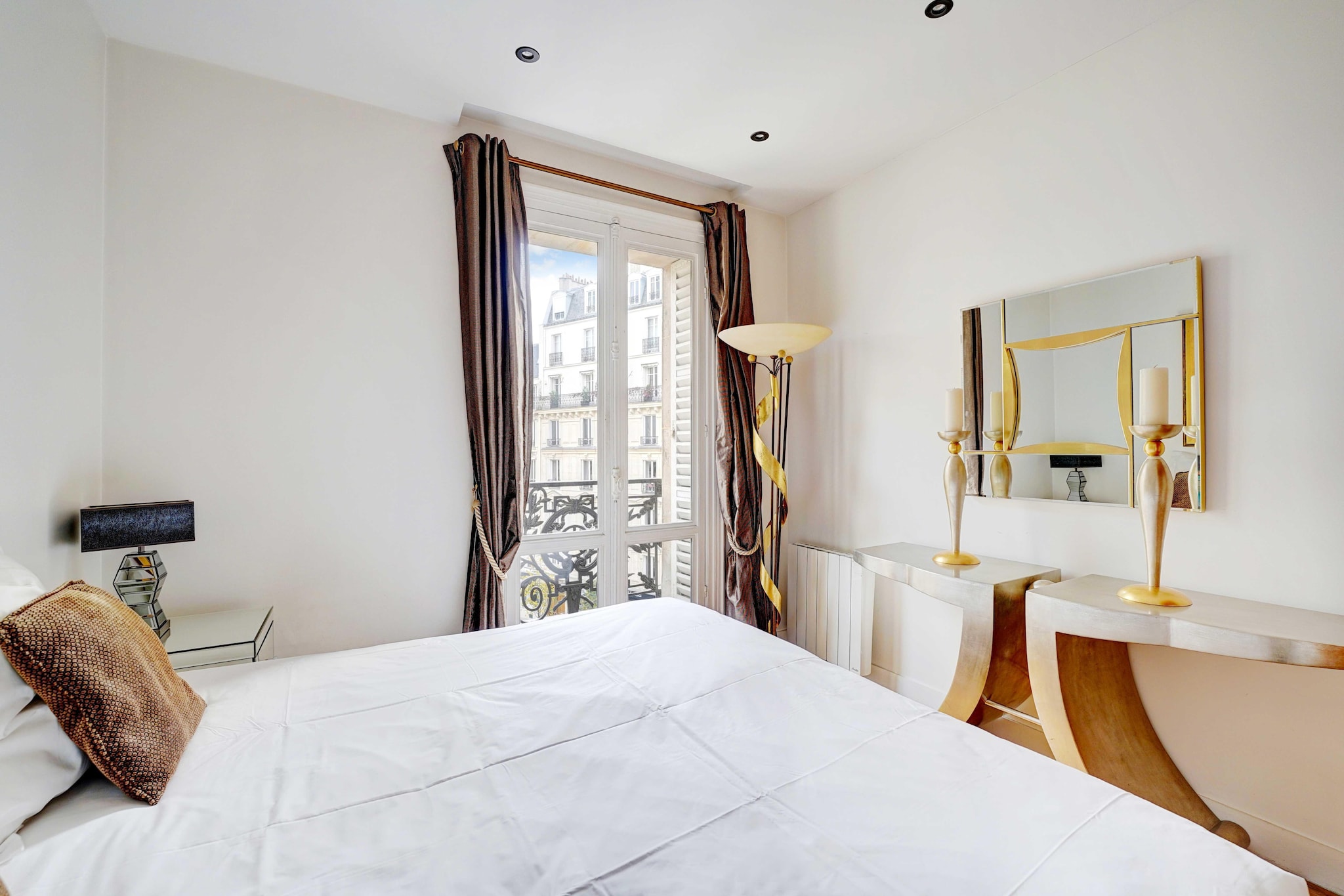 RA-1-LARGILLIERE-M - Schlafzimmer