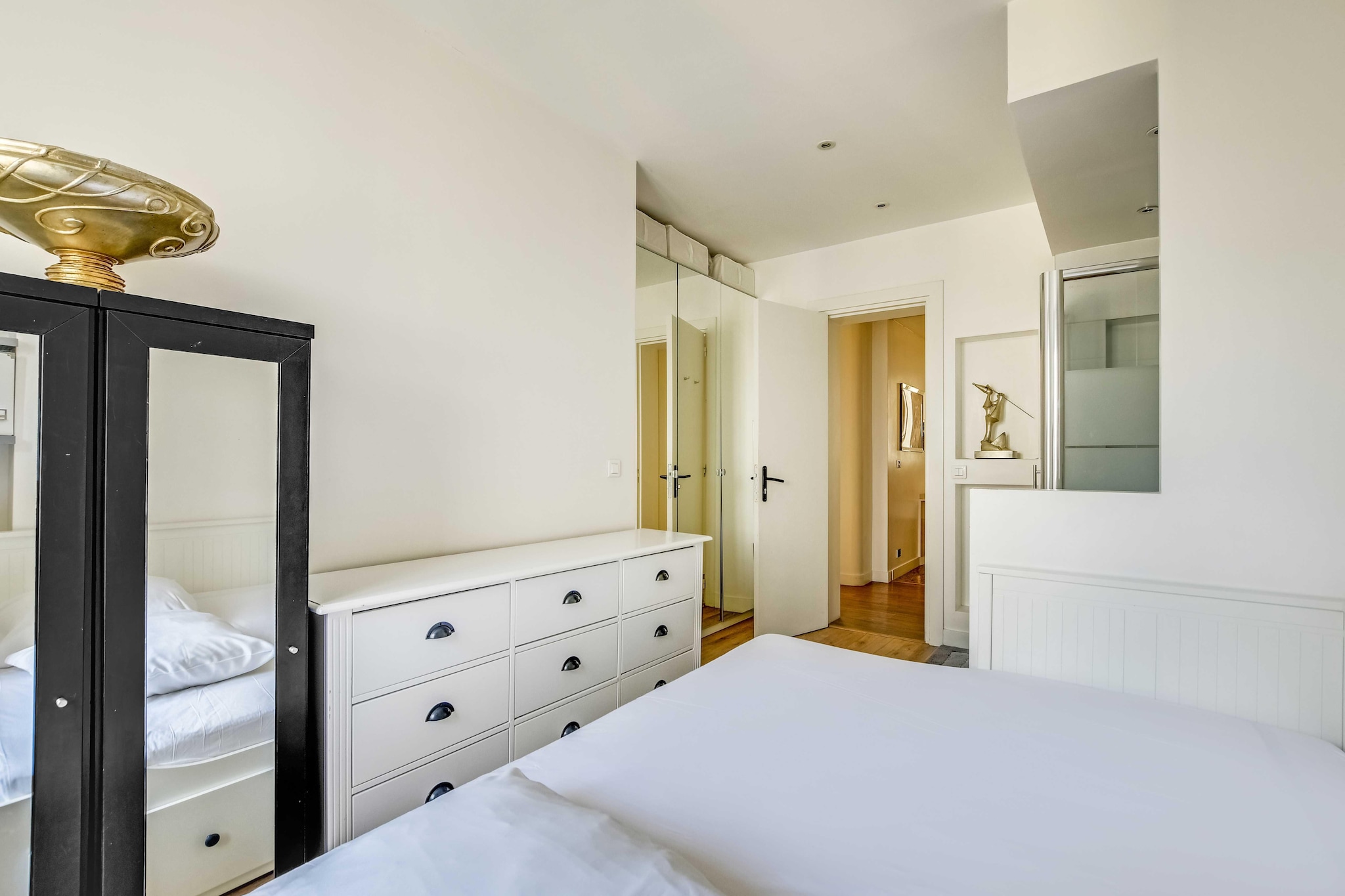 RA-1-LARGILLIERE-M - Schlafzimmer