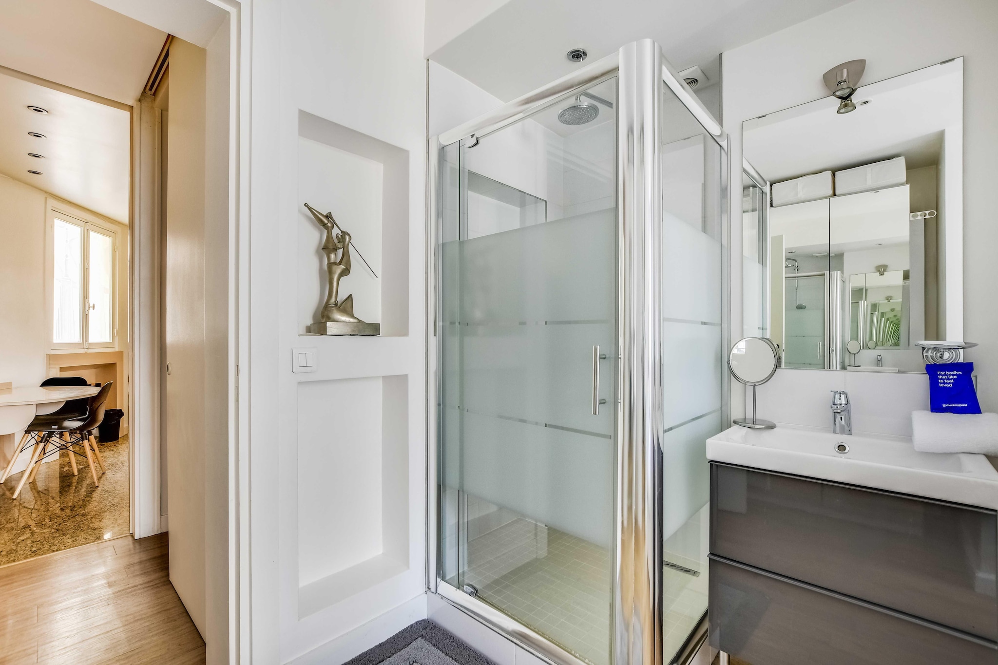 RA-1-LARGILLIERE-M - Badezimmer