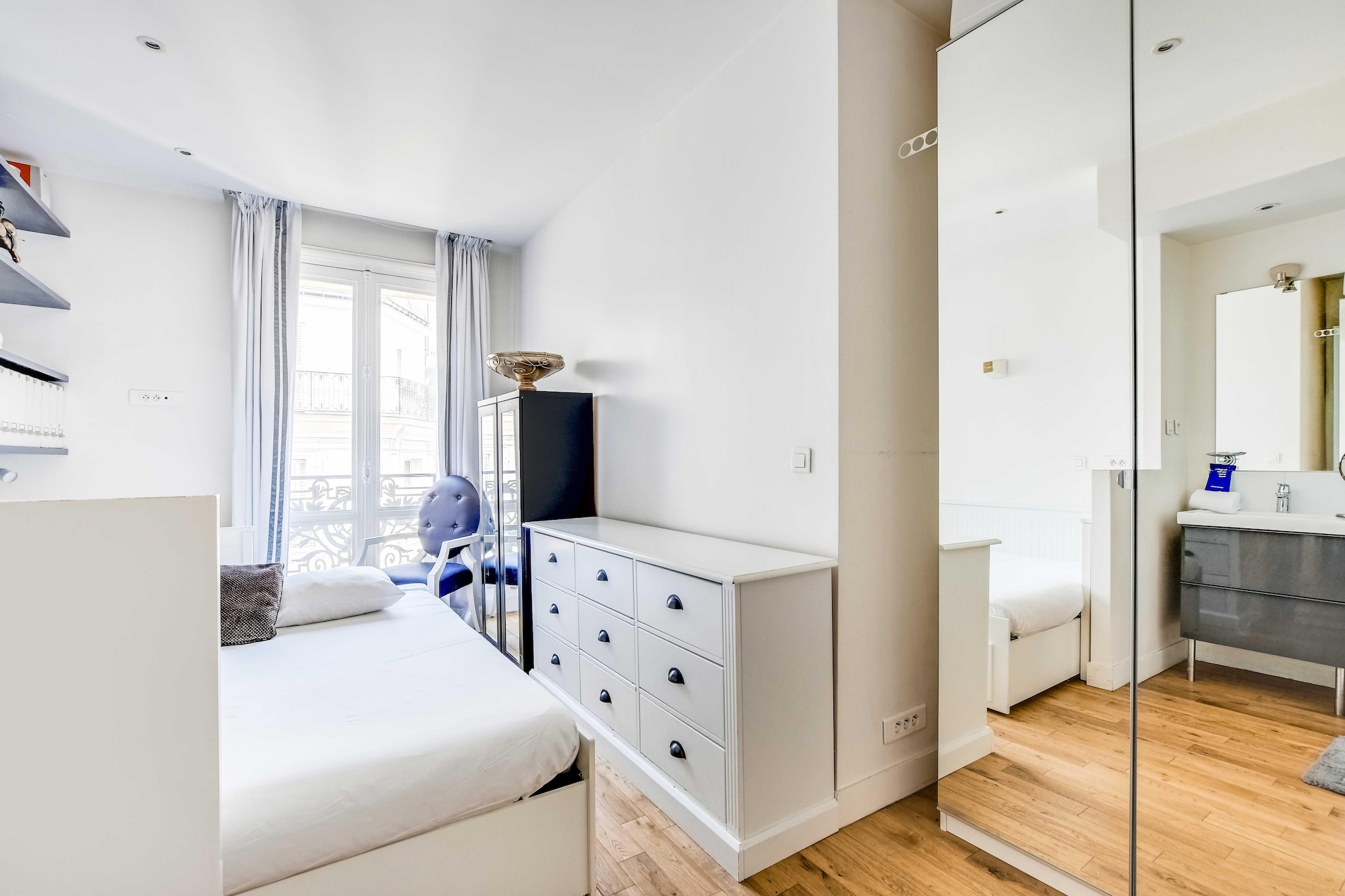 RA-1-LARGILLIERE-M - Schlafzimmer