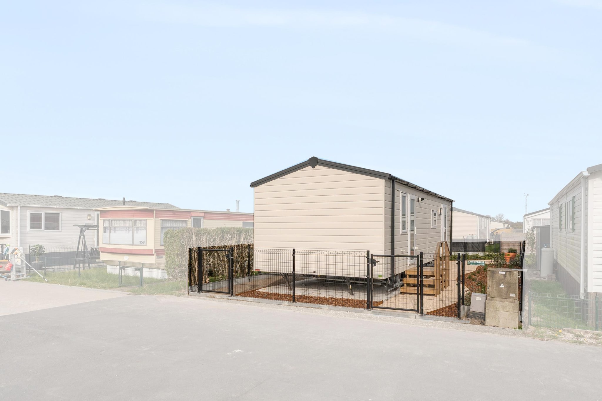 La Gondole-Exterior in summer