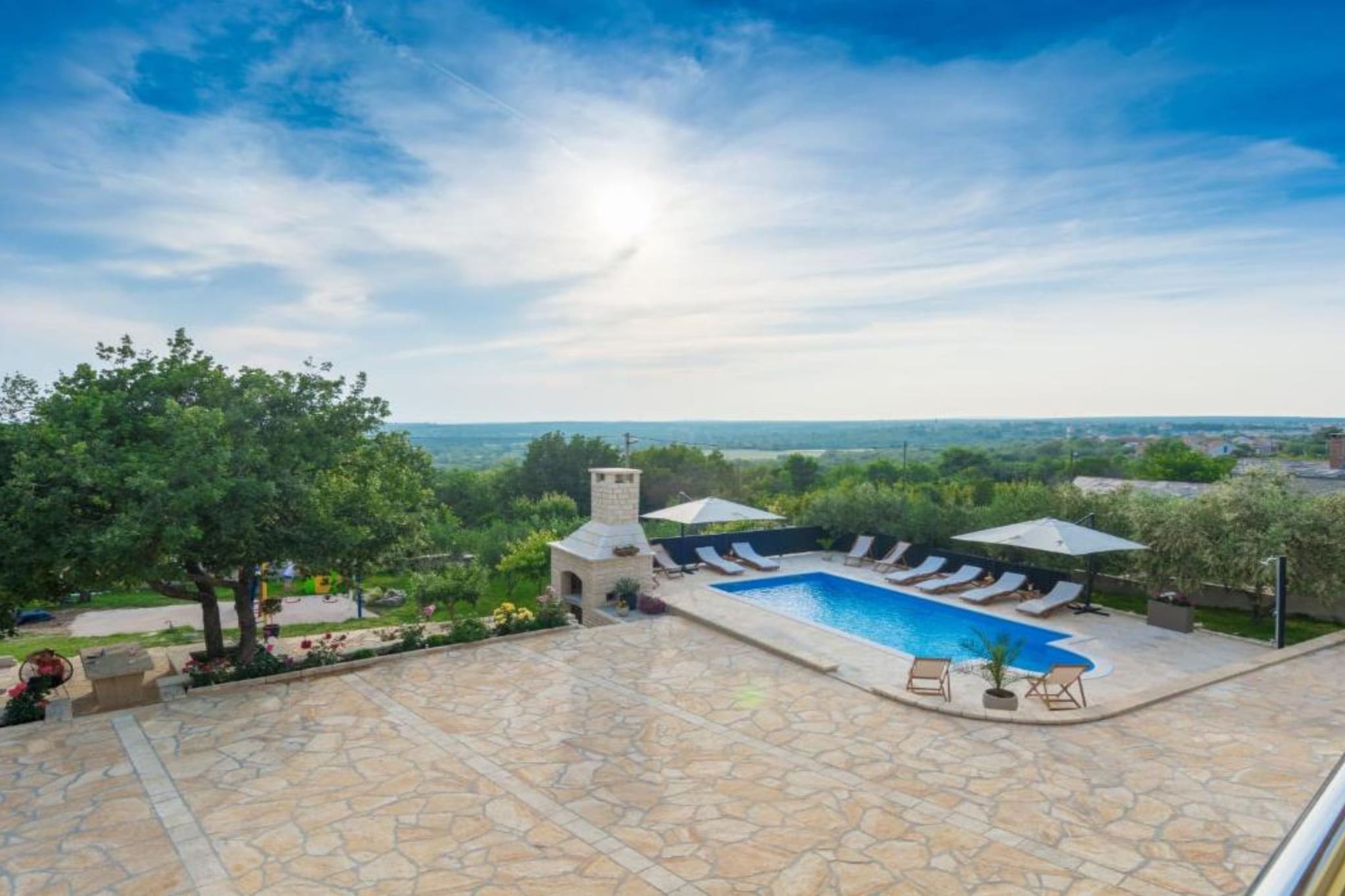 Holiday House BALEN with Swimming Pool - Six Bedroom Holiday House With Pool-Swimming pool