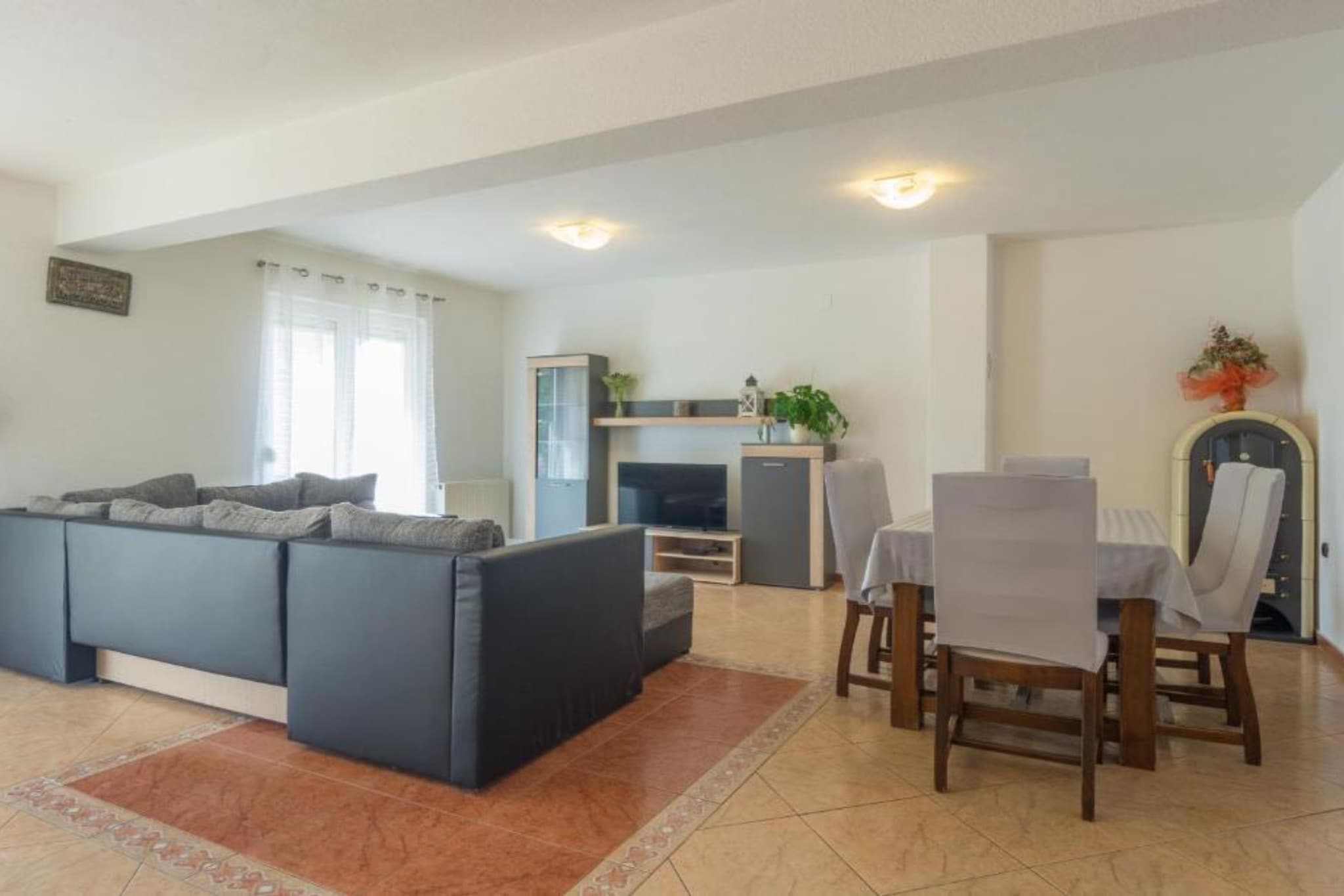 Holiday House BALEN with Swimming Pool - Six Bedroom Holiday House With Pool-Outdoor