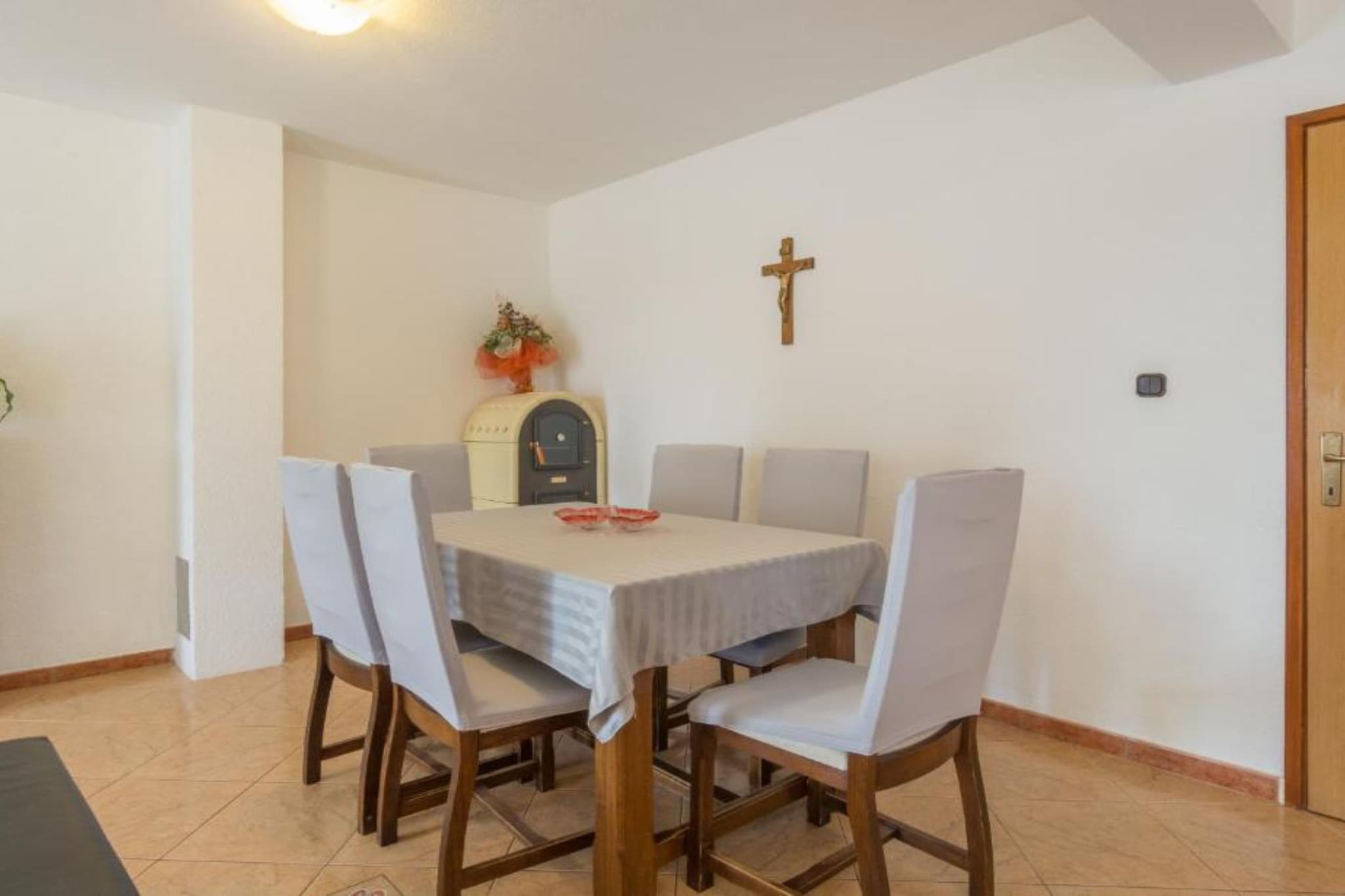 Holiday House BALEN with Swimming Pool - Six Bedroom Holiday House With Pool-Outdoor