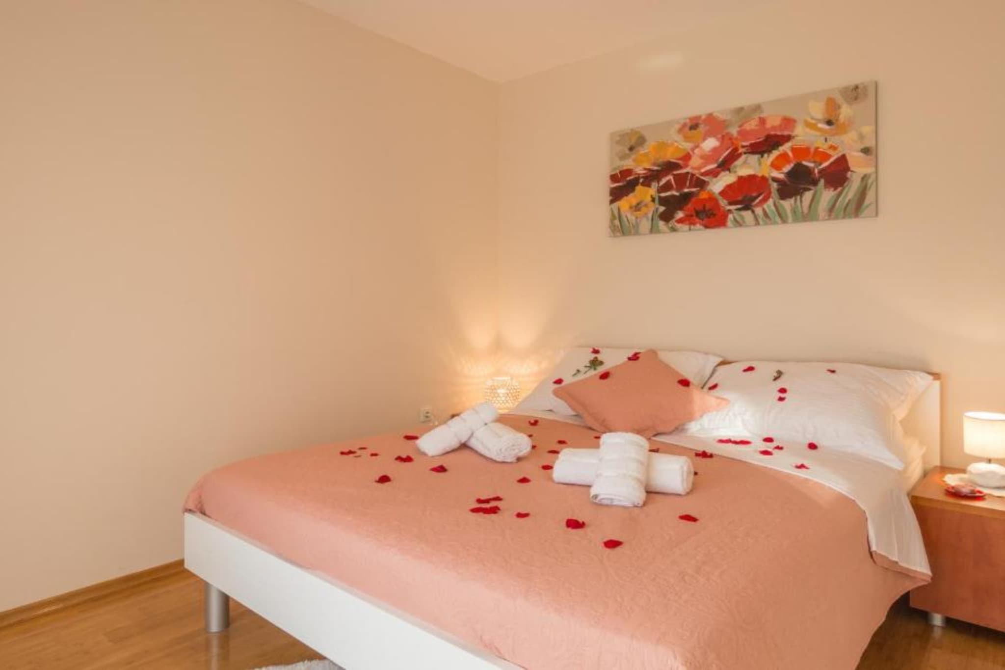 Holiday House BALEN with Swimming Pool - Six Bedroom Holiday House With Pool-Bedroom