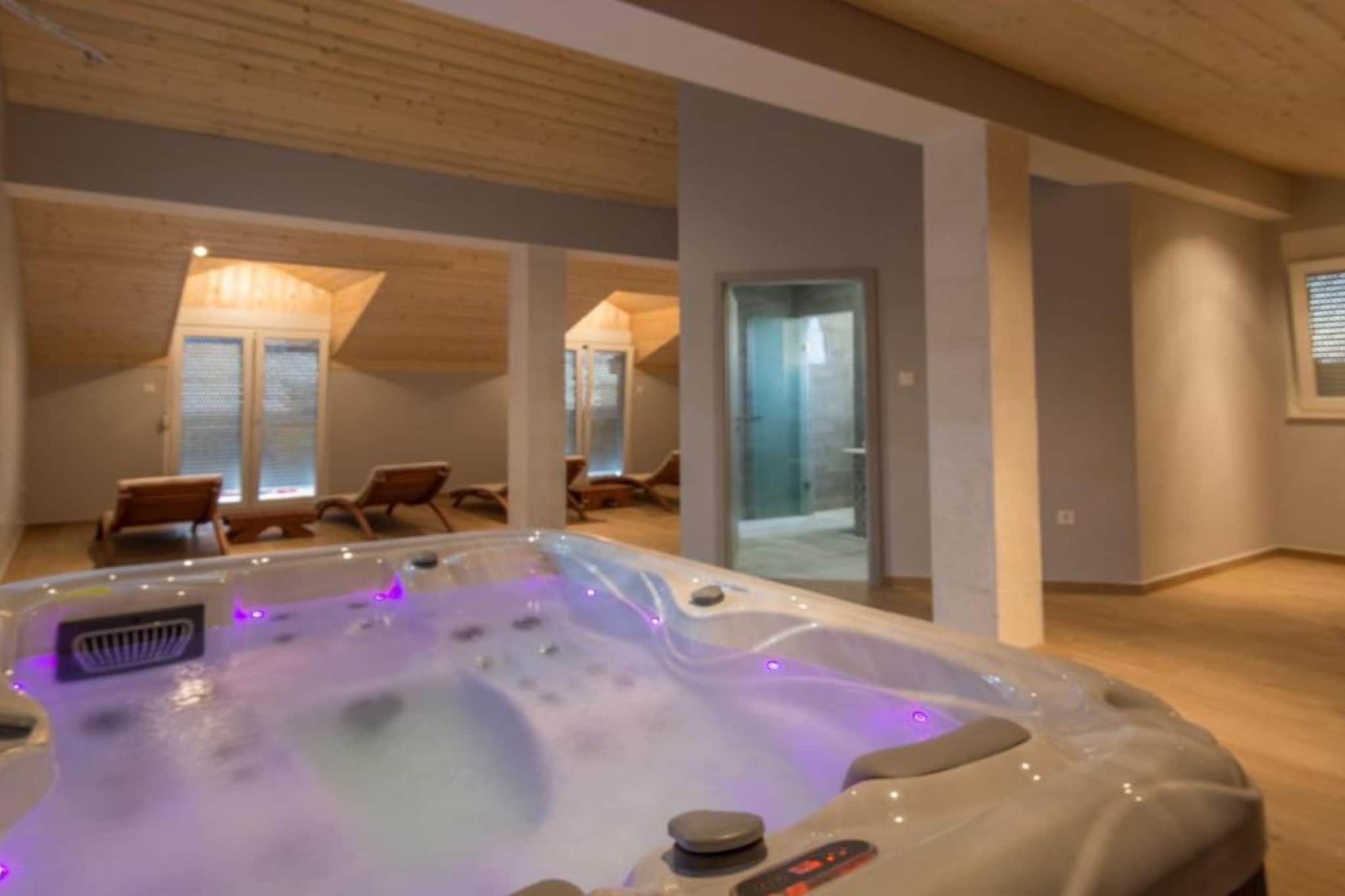 Holiday House BALEN with Swimming Pool - Six Bedroom Holiday House With Pool-Sauna