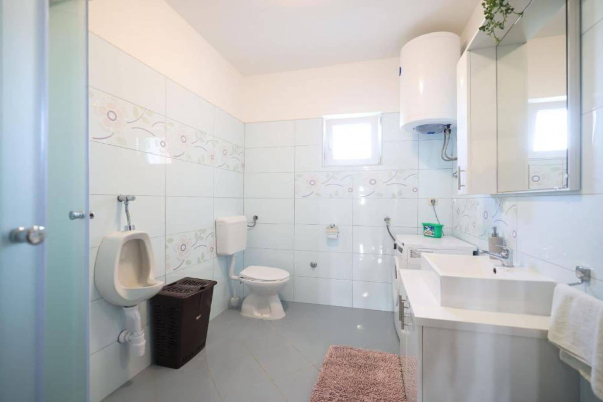 Villa Maja - Three bedroom villa with pool-Badezimmer