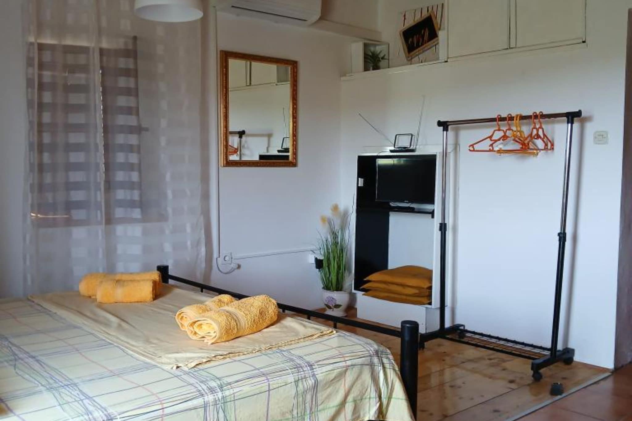 Apartmani Green Oasis - Studio Apartment with Terrace and Sea View
