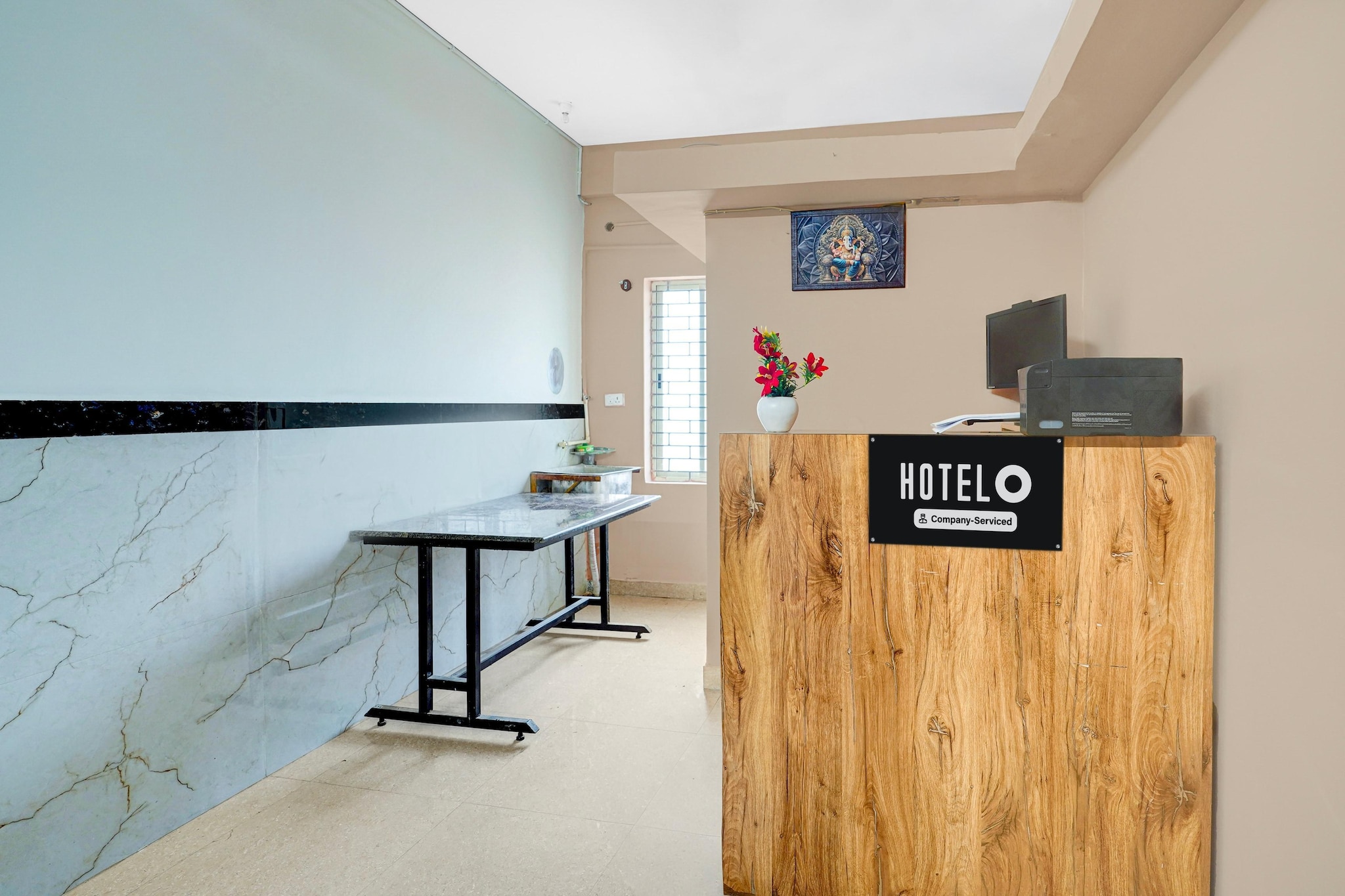 Ground floor: (bedroom(double bed, TV, seating area, air conditioning, Towels incl., telephone), bathroom(bathtub or shower, shower, washbasin, toilet, shampoo, body soap, hot water))