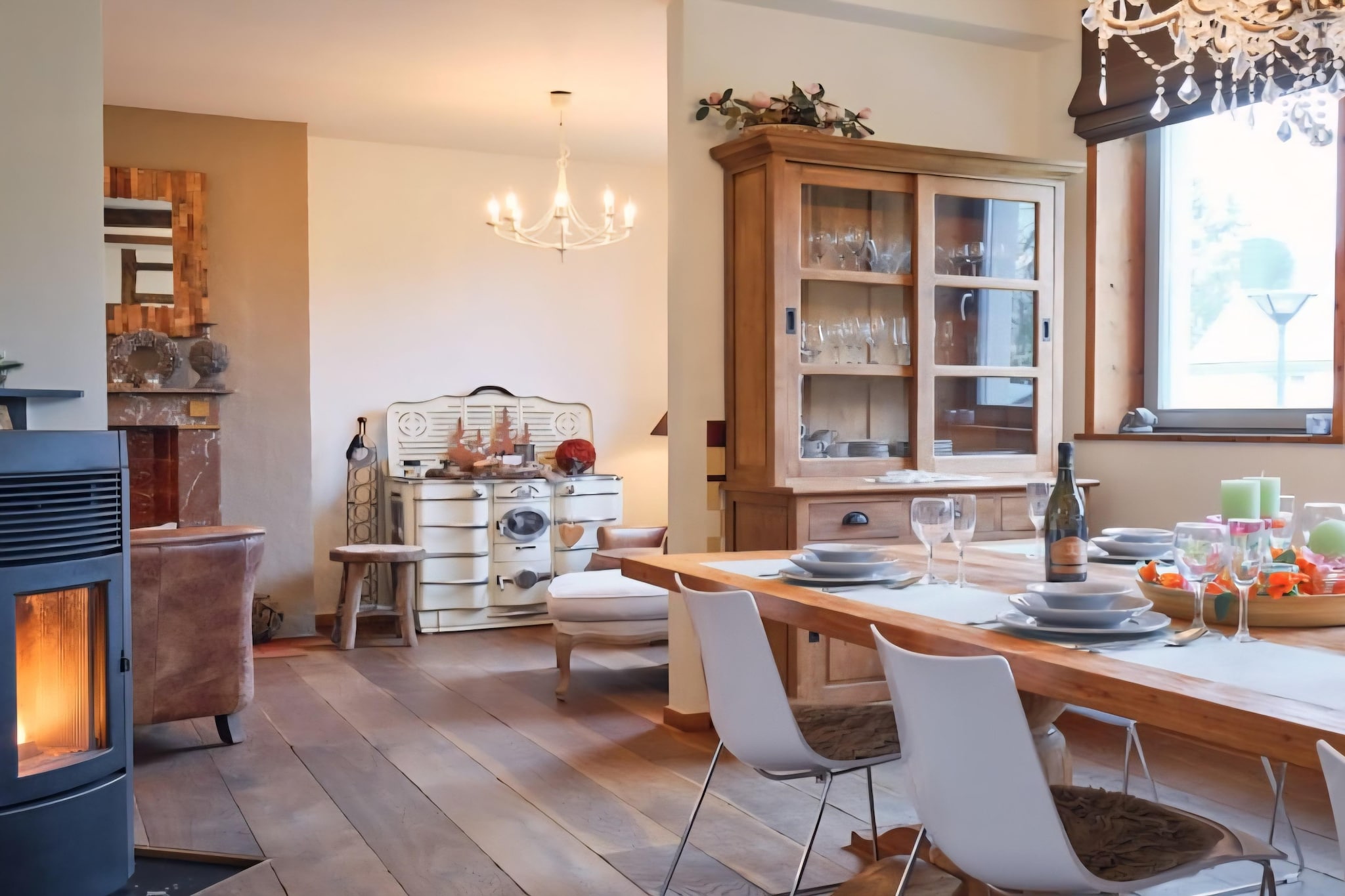 Gite L'éternité-Eetkamer