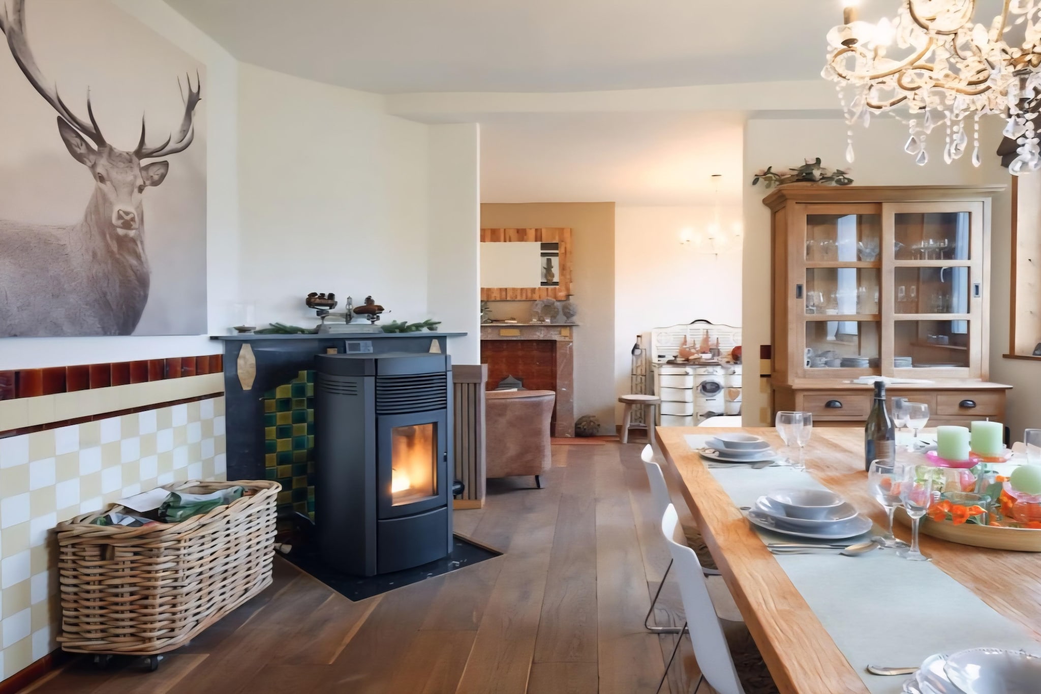 Gite L'éternité-Eetkamer