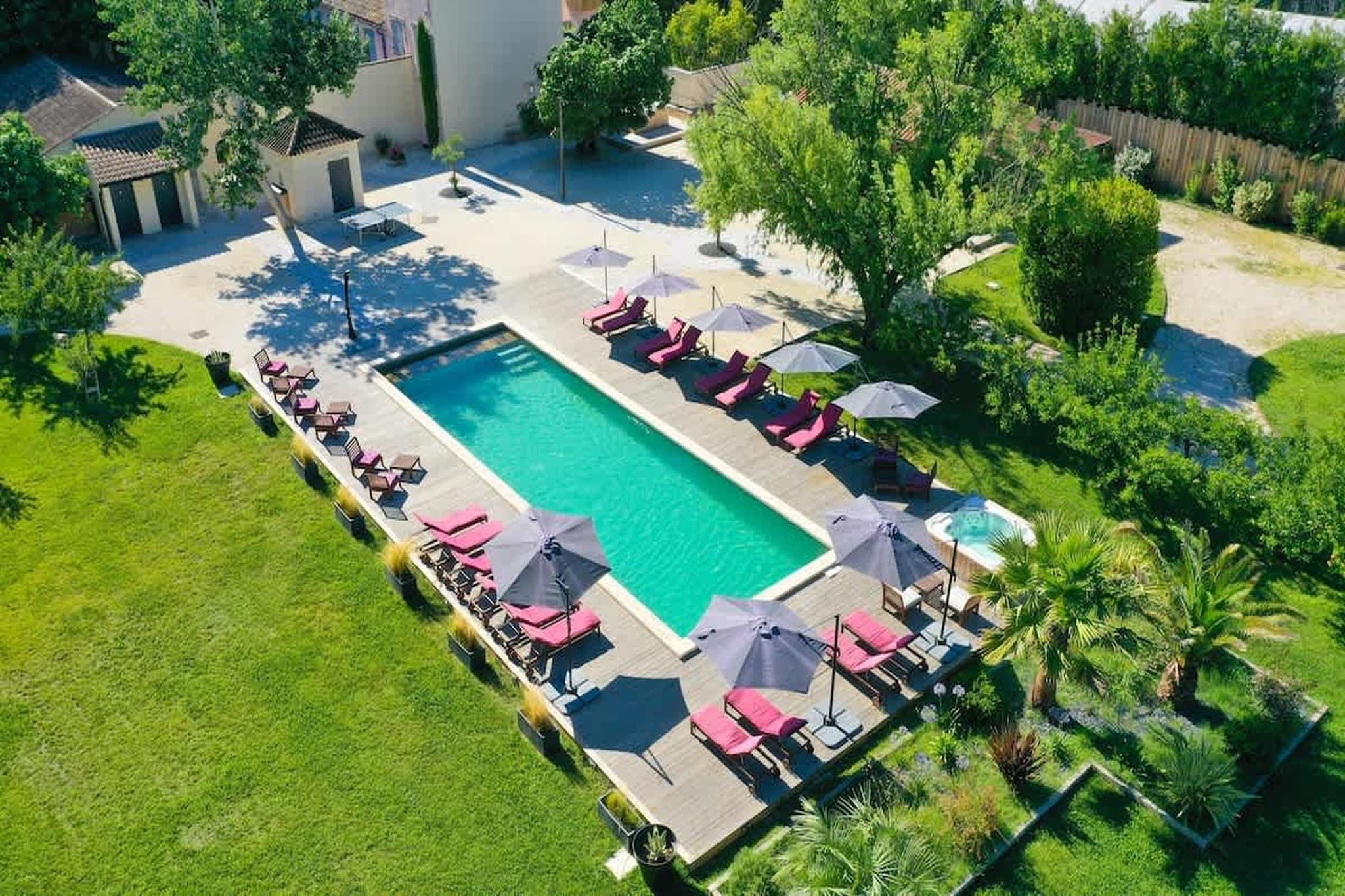 Charmant Mas Provençal avec piscine et jacuzzis-Schwimmbad