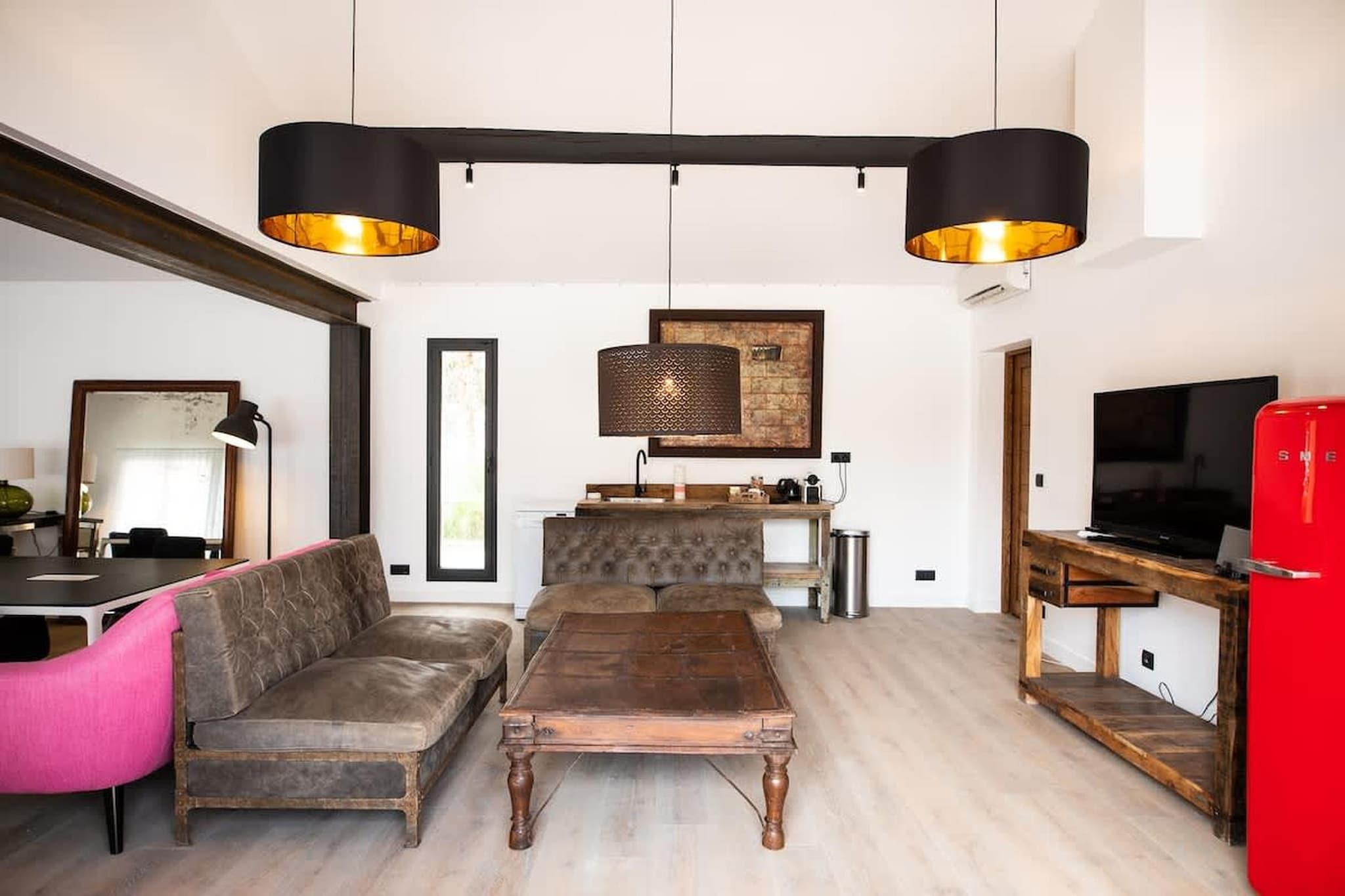 Charmant Mas Provençal avec piscine et jacuzzis-Wohnzimmer