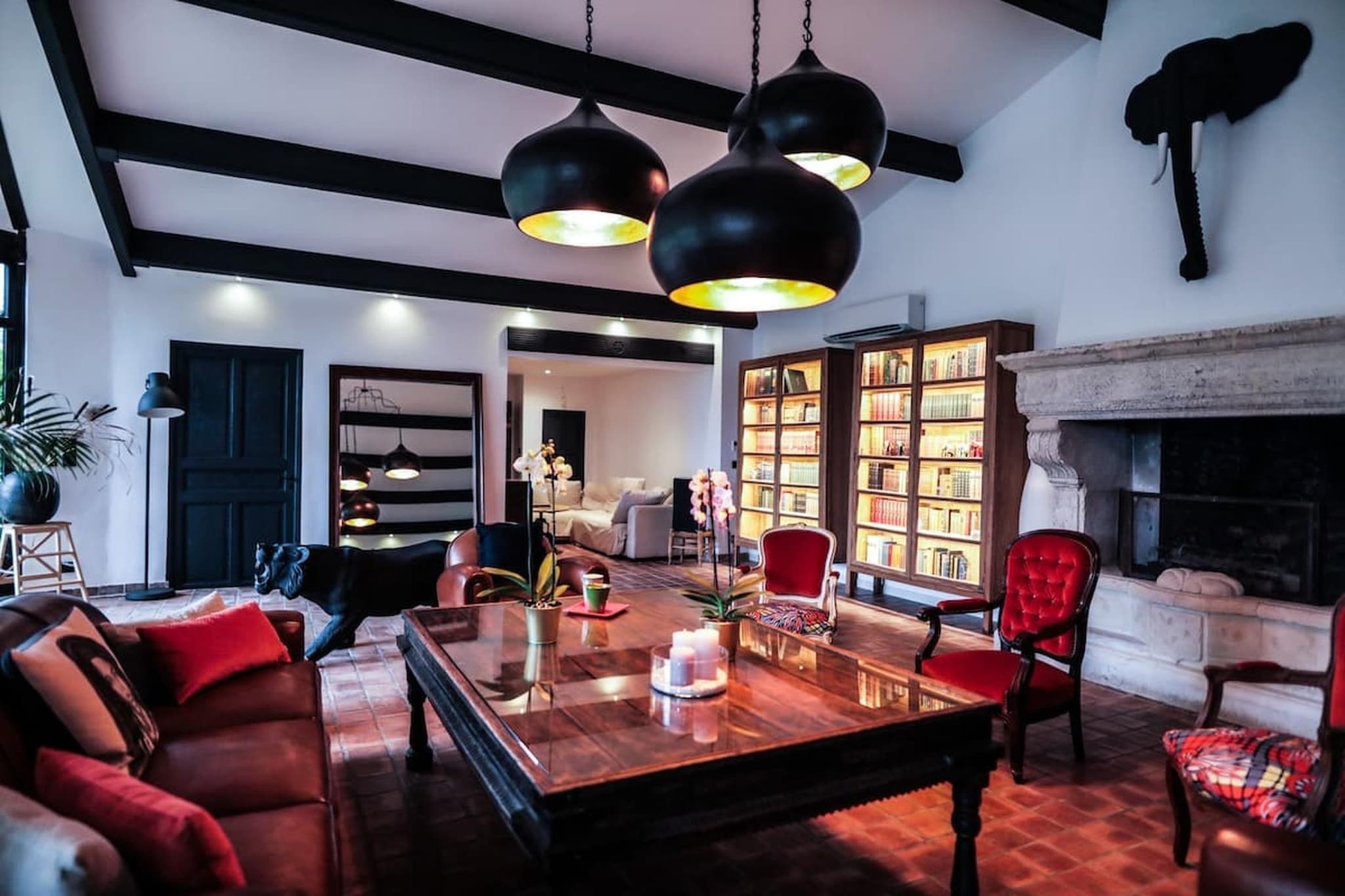 Charmant Mas Provençal avec piscine et jacuzzis-Wohnzimmer