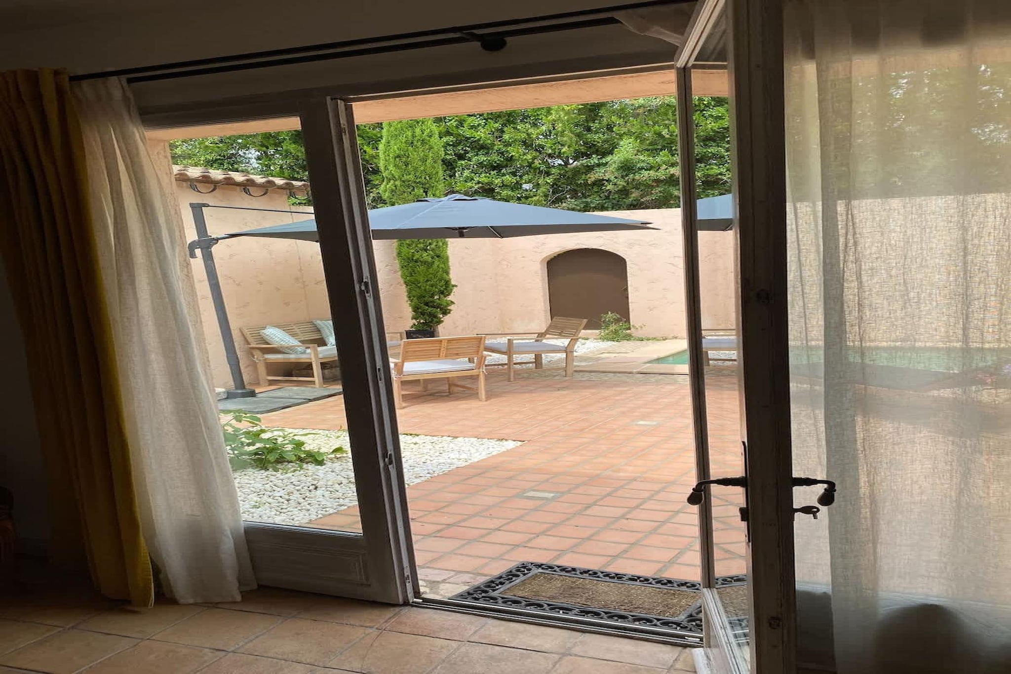 Charmant Mas Provençal avec piscine et jacuzzis-Terrasse/Balkon