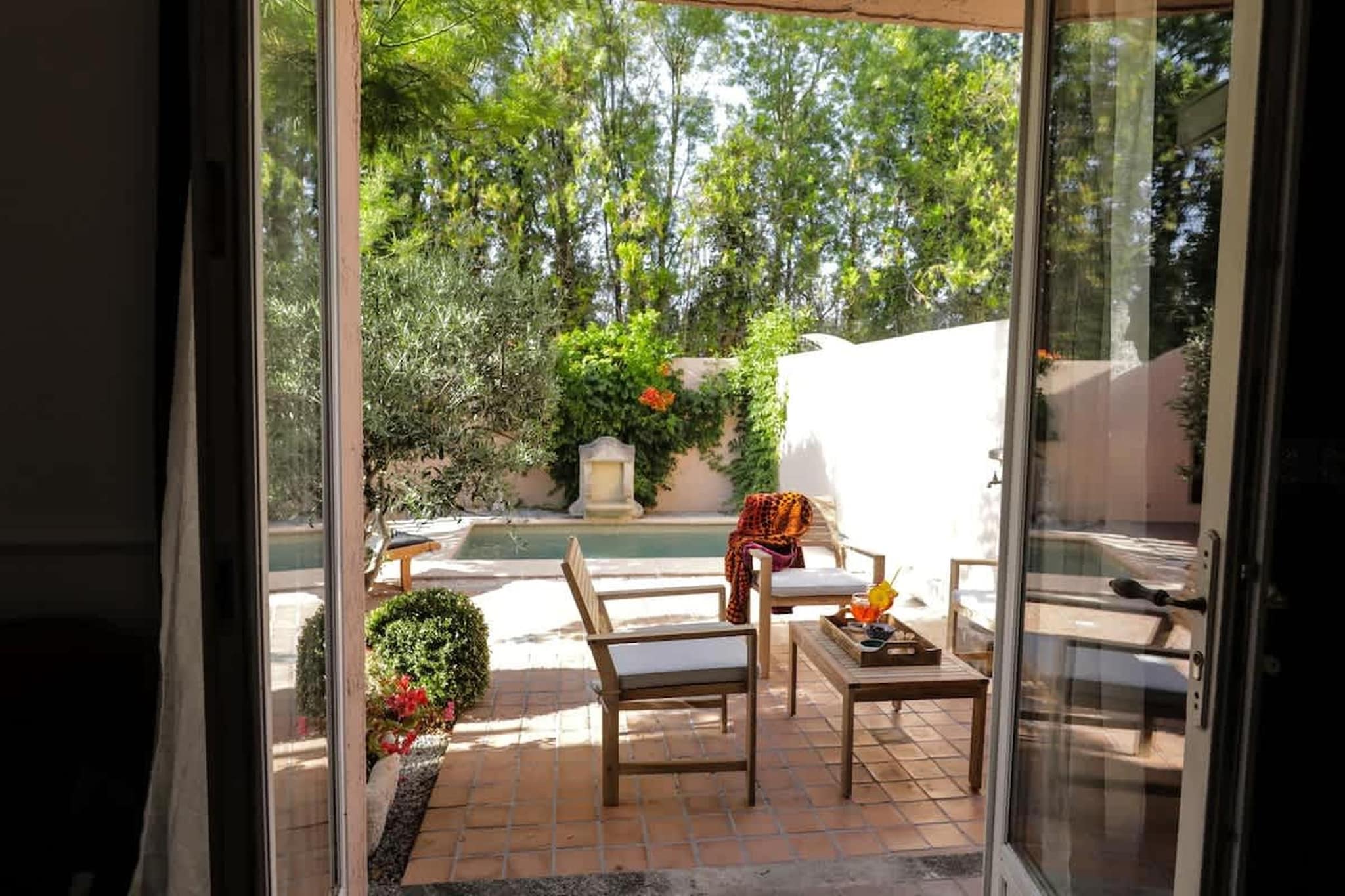 Charmant Mas Provençal avec piscine et jacuzzis-Terrasse/Balkon