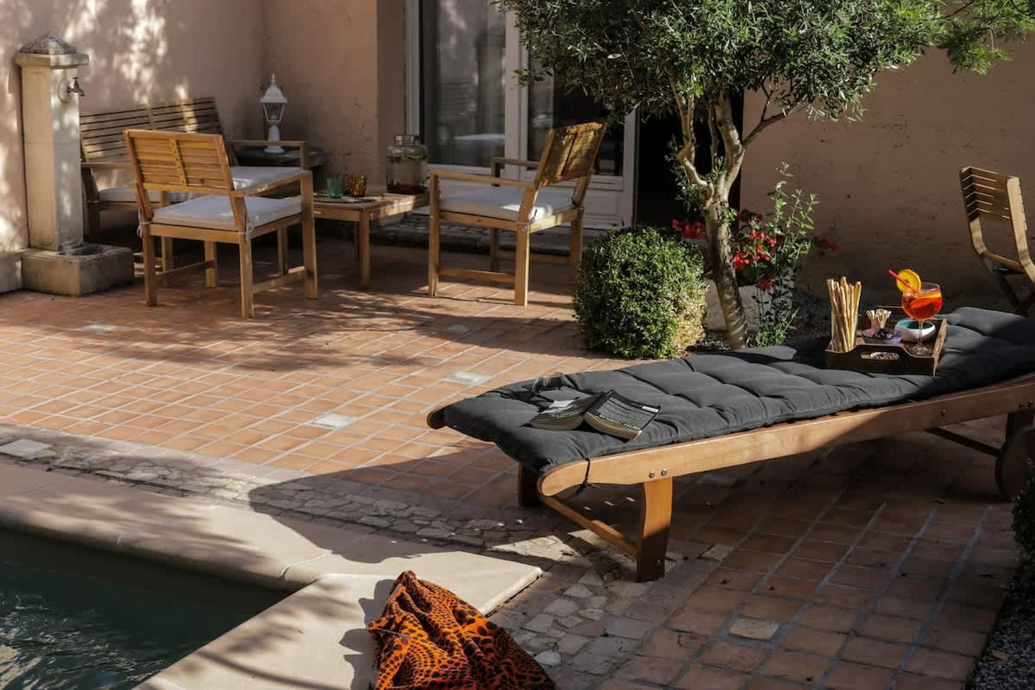 Charmant Mas Provençal avec piscine et jacuzzis-Terrasse/Balkon