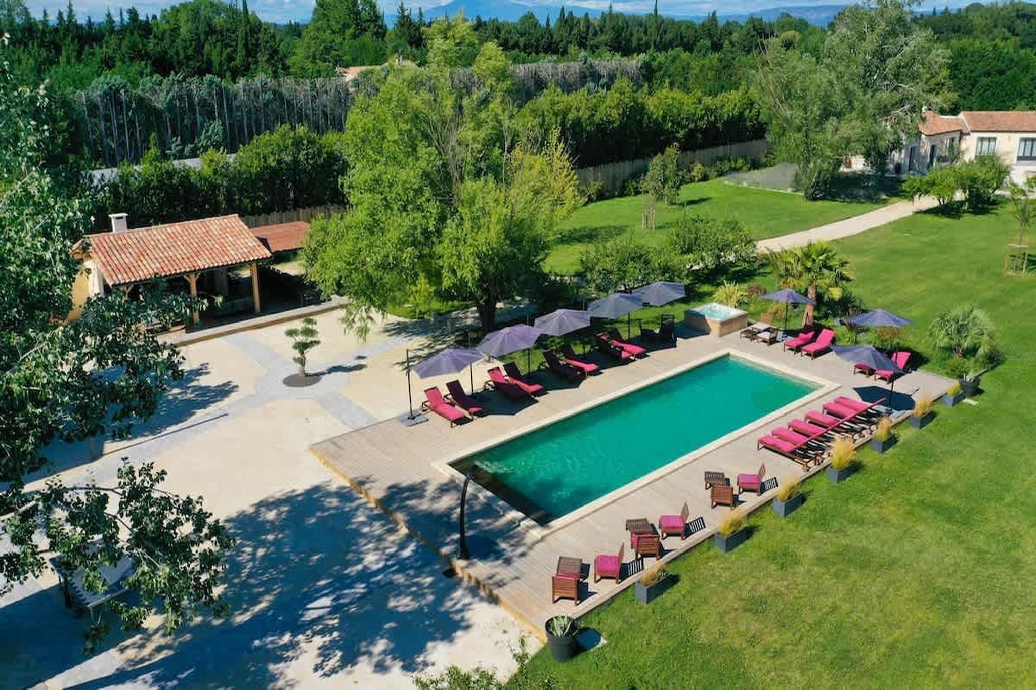 Charmant Mas Provençal avec piscine et jacuzzis-Schwimmbad