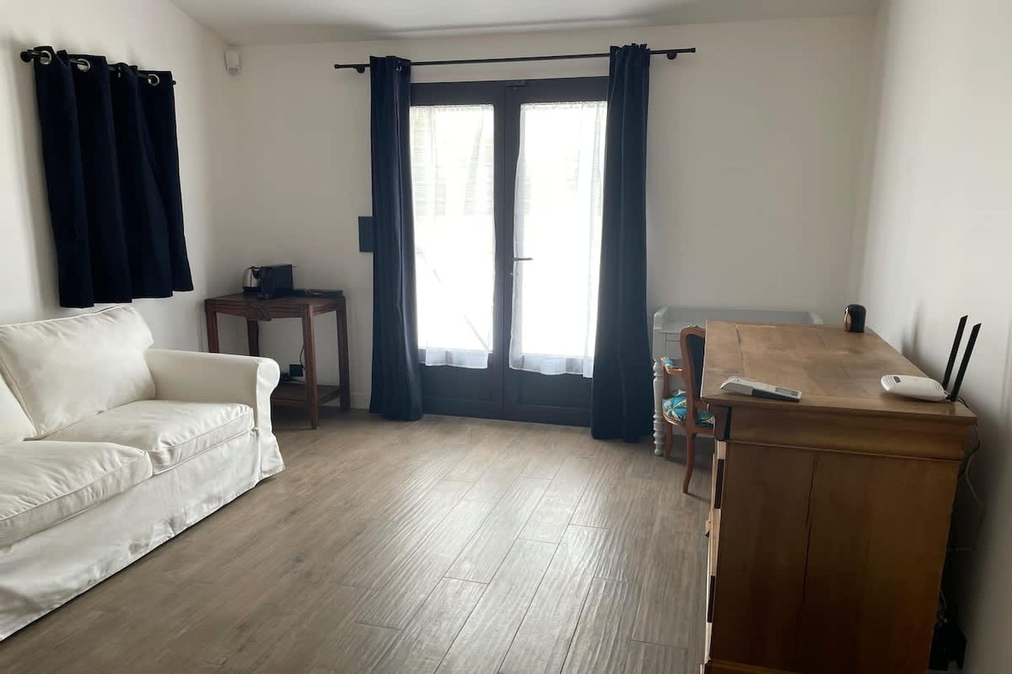 Charmant Mas Provençal avec piscine et jacuzzis-Wohnzimmer