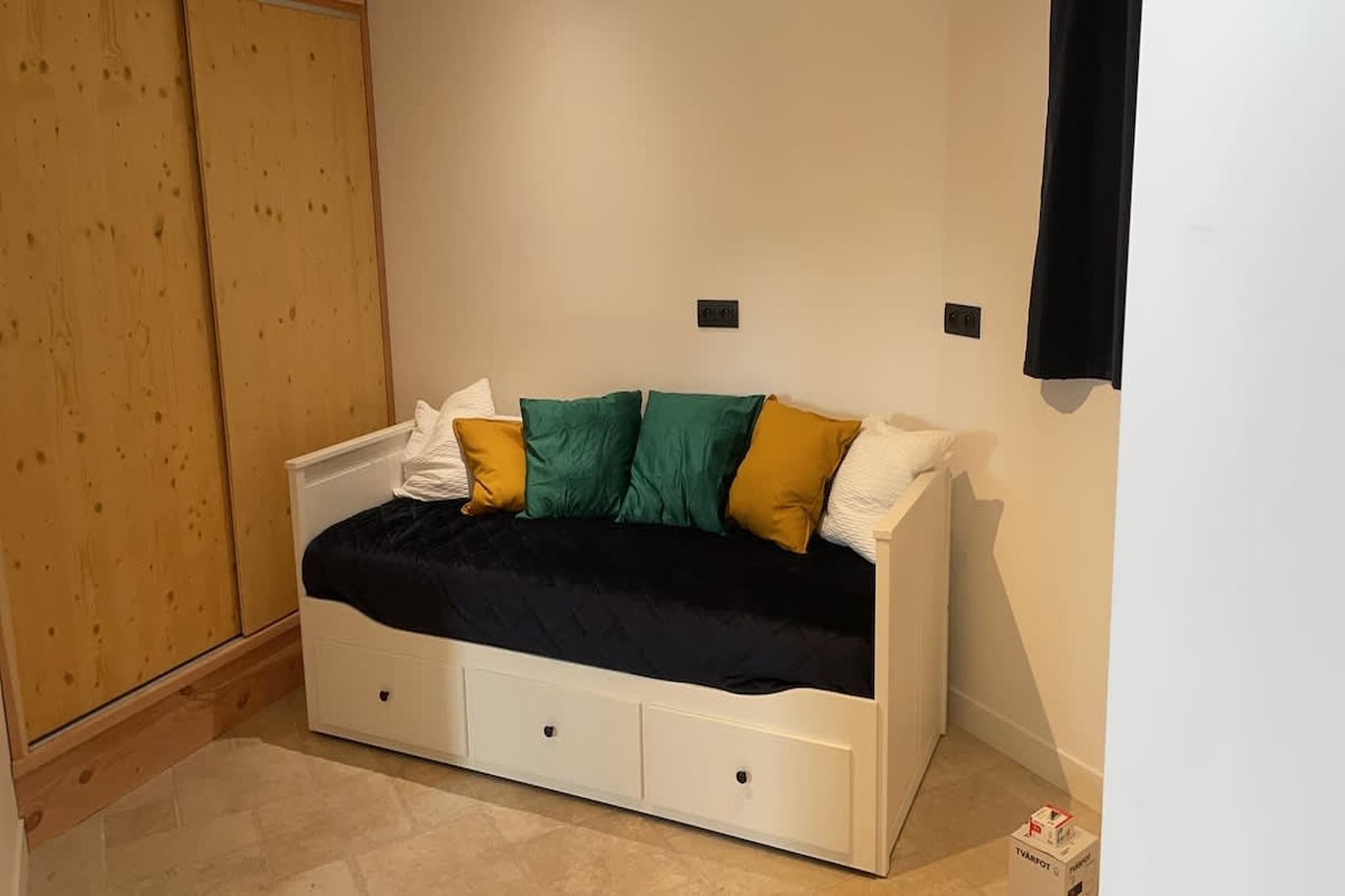 Charmant Mas Provençal avec piscine et jacuzzis-Wohnzimmer