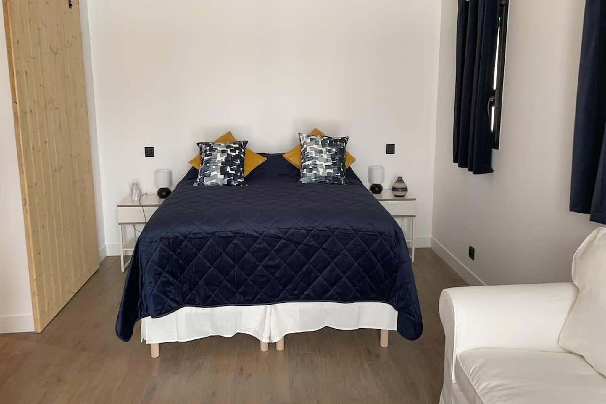 Charmant Mas Provençal avec piscine et jacuzzis-Schlafzimmer