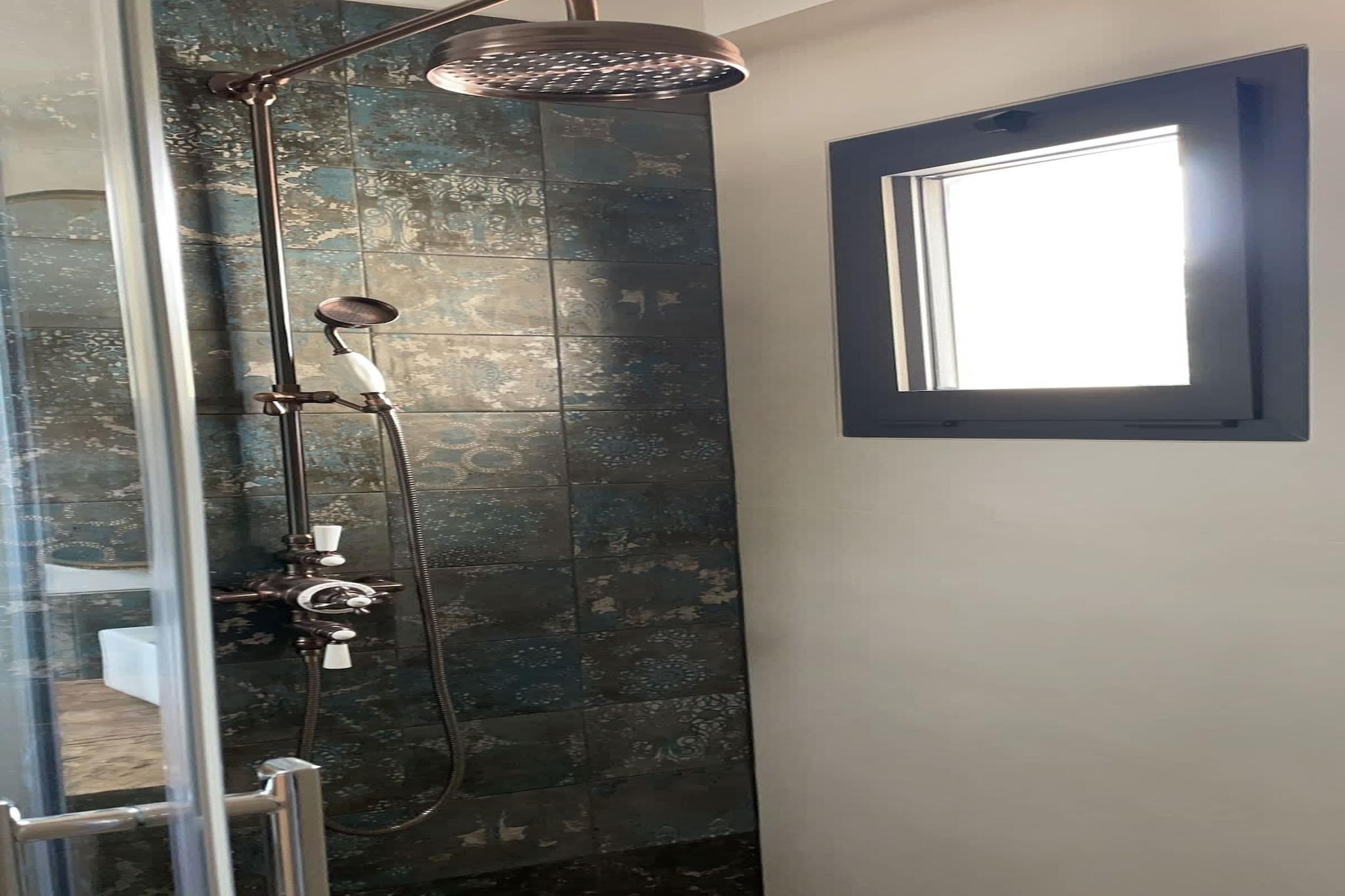 Charmant Mas Provençal avec piscine et jacuzzis-Badezimmer