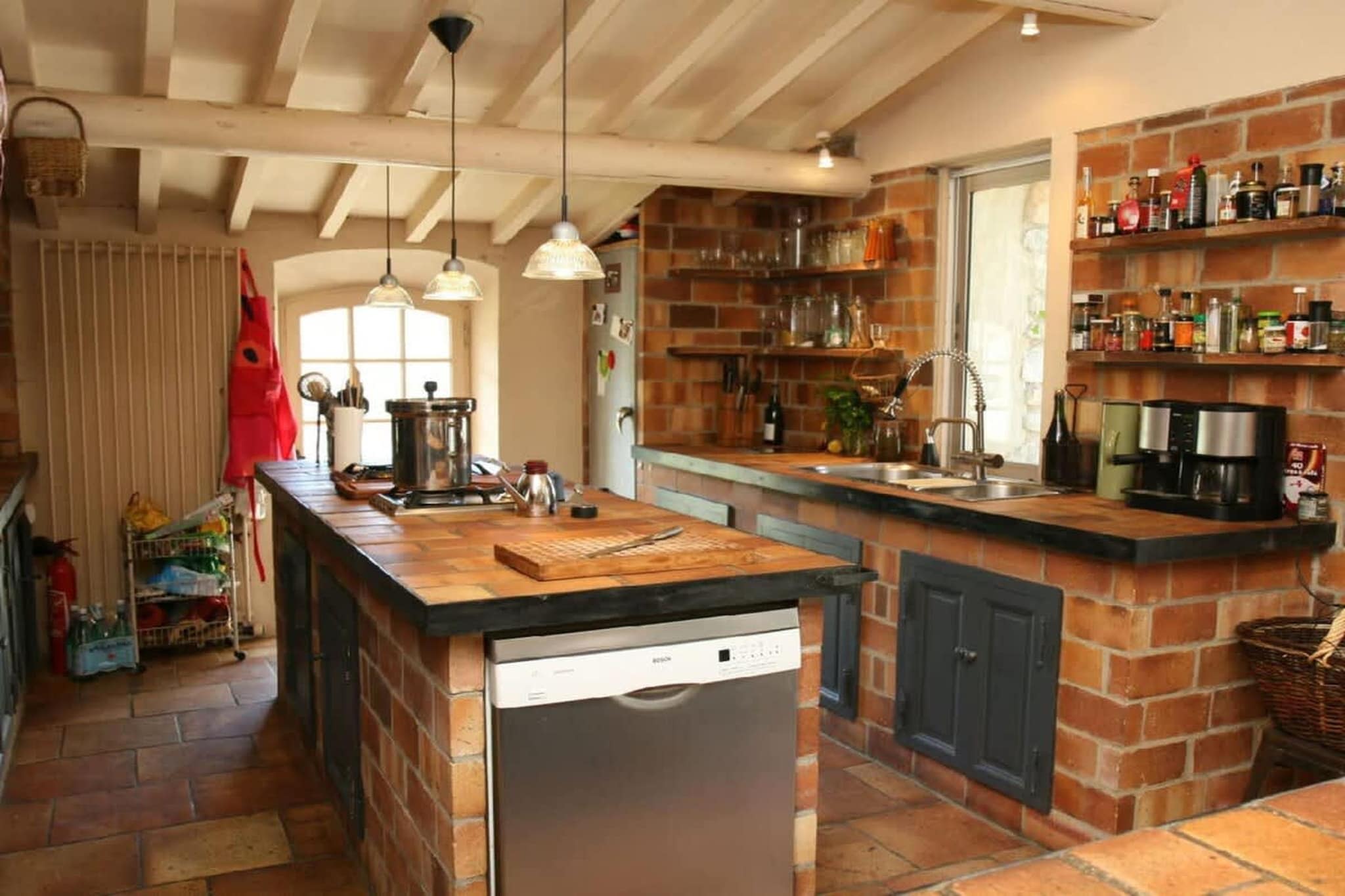 Villa l'Authentique vue a 360 degrés et piscine privée-Keuken