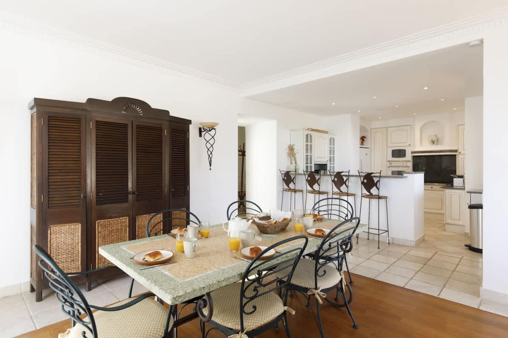 Magnifique villa avec vue sur mer et belle piscine-Salle à manger