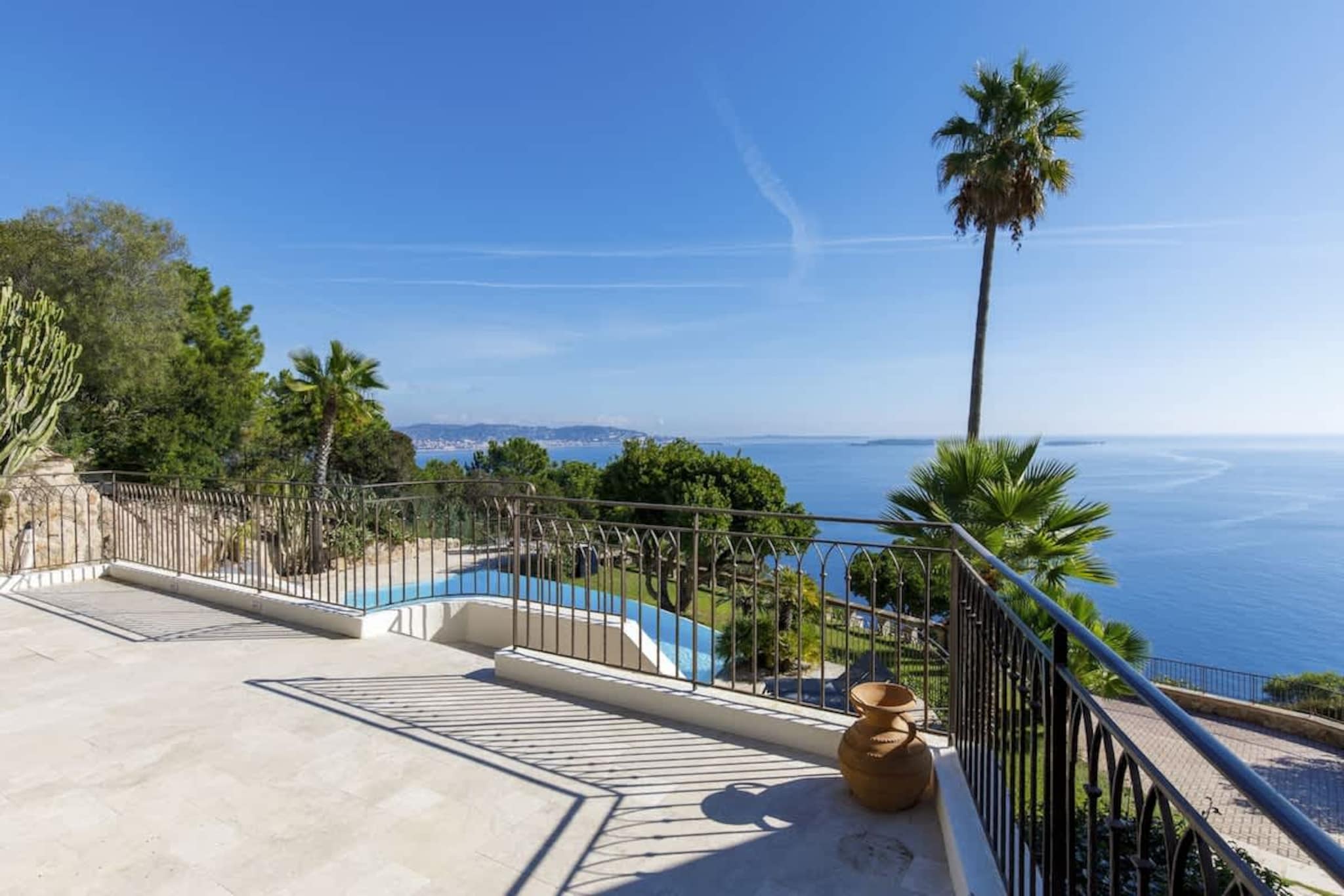 Magnifique villa avec vue sur mer et belle piscine-Vue d'été
