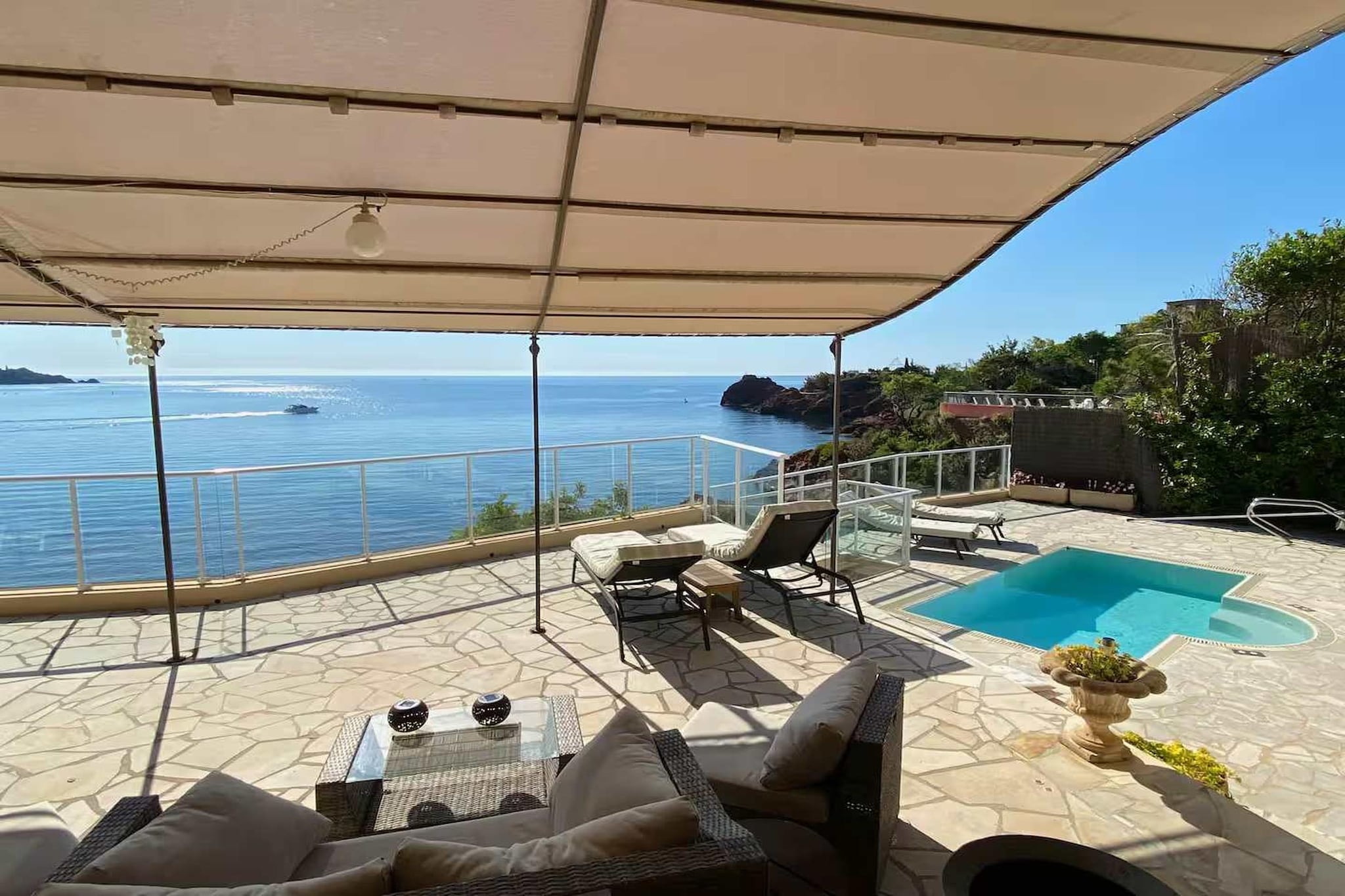 Villa plage privée vue sur la mer-Vue d'été