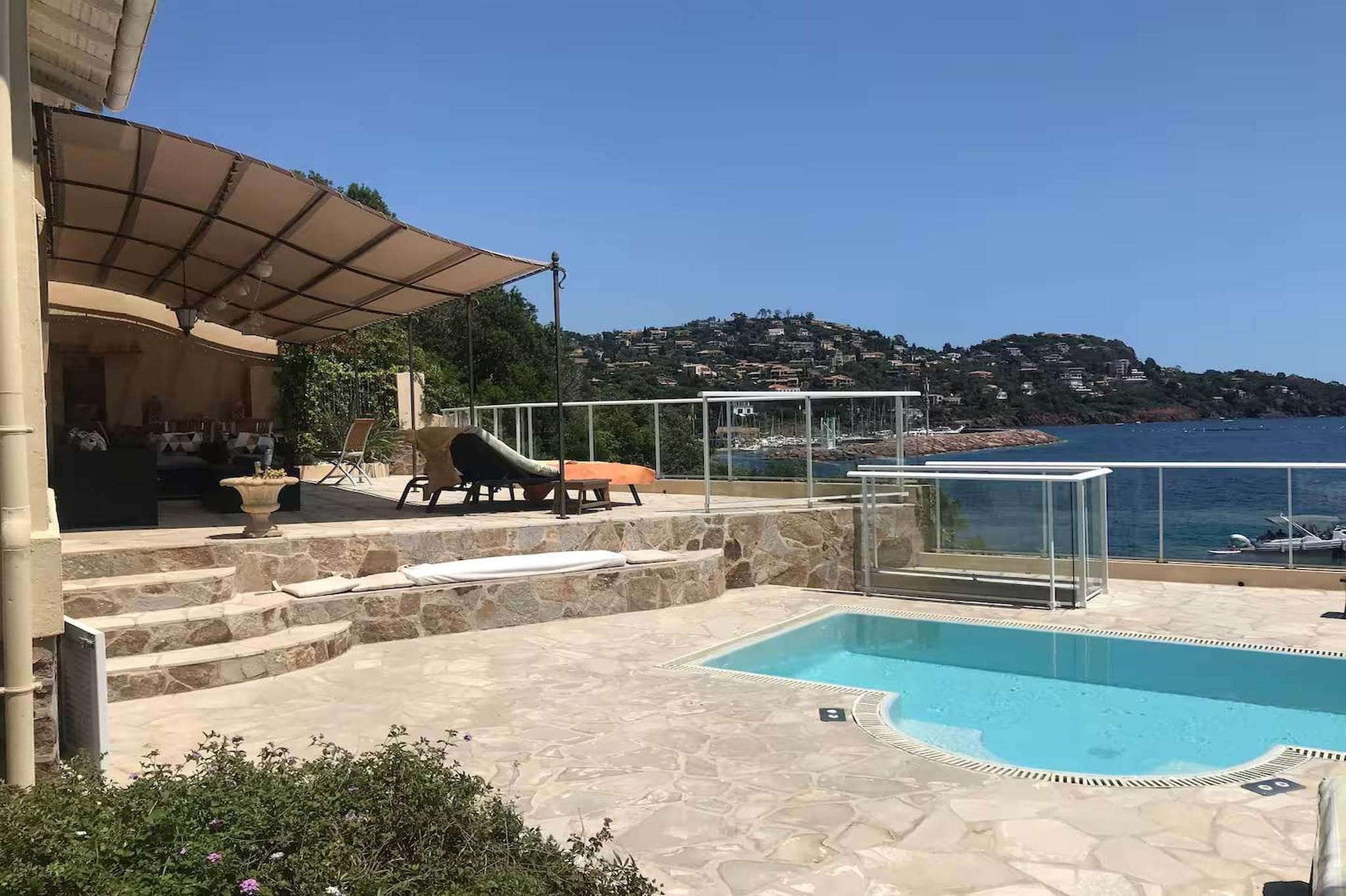 Villa plage privée vue sur la mer-Piscine