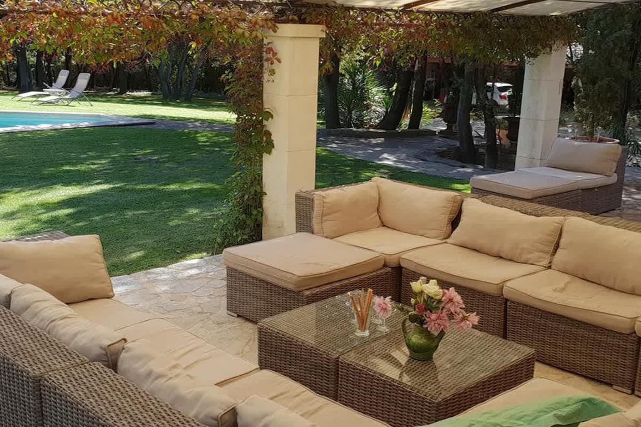 Villa cadre idyllique et reposant avec piscine-Woonkamer