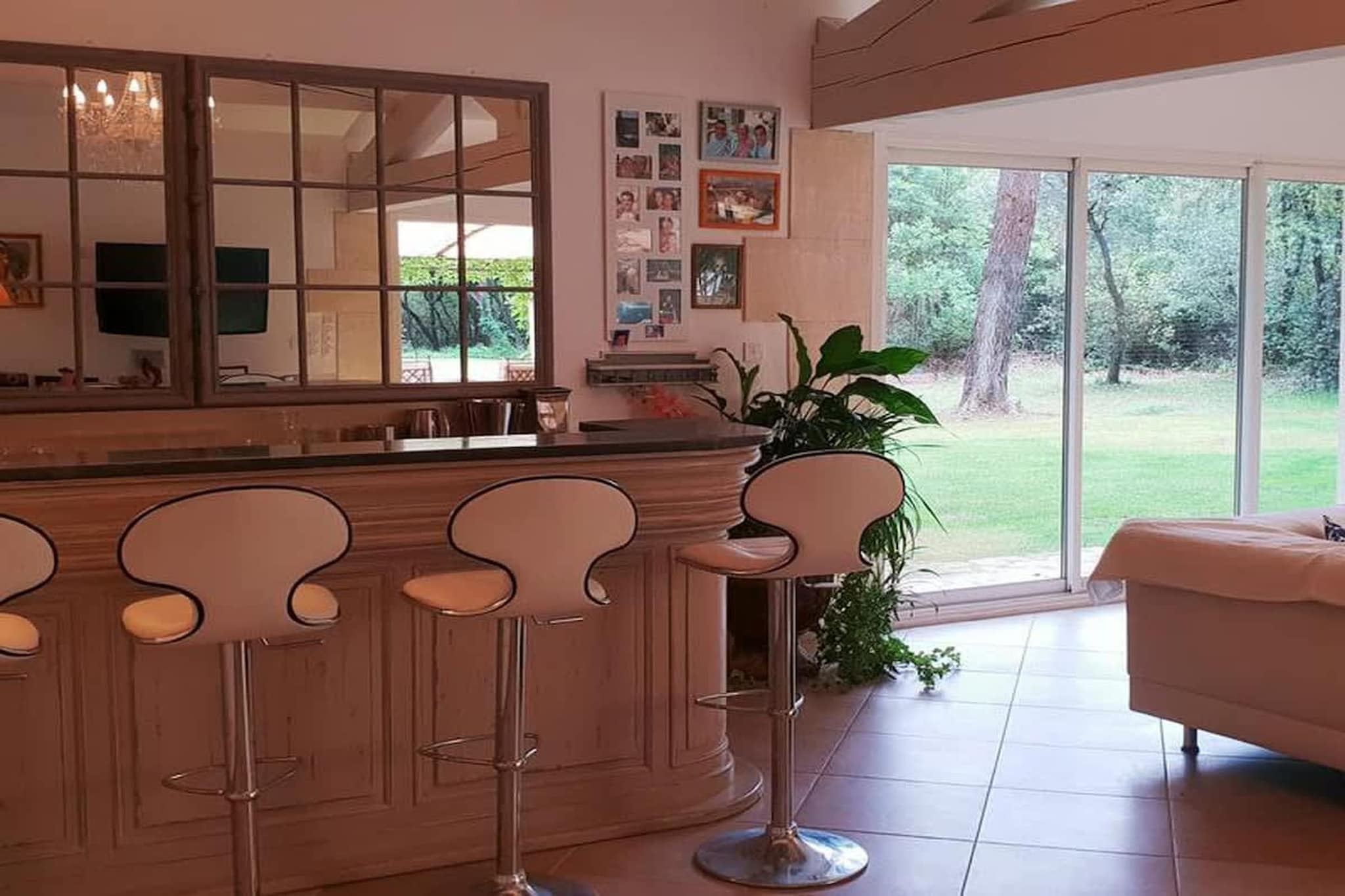 Villa cadre idyllique et reposant avec piscine-Eetkamer