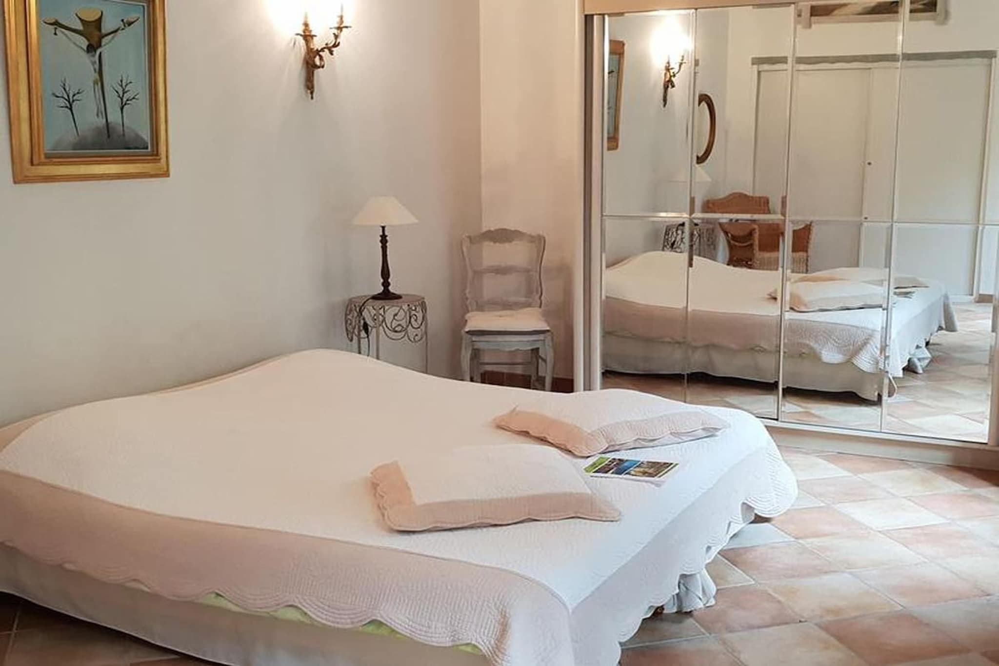 Villa cadre idyllique et reposant avec piscine-Slaapkamer