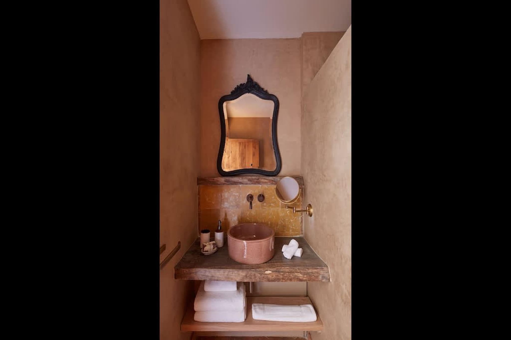 Villa de charme confort au milieu des vignes du Lubéron-Badkamer