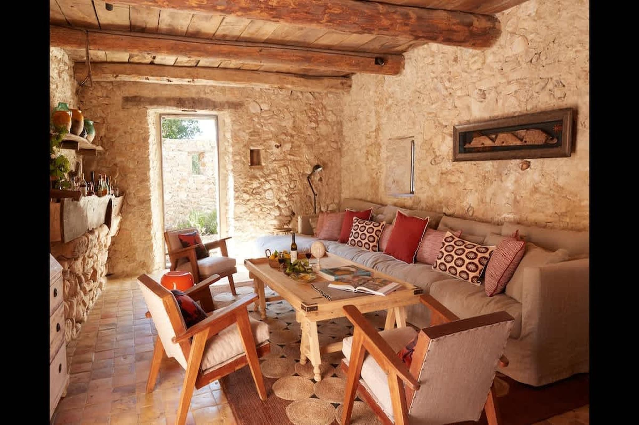 Villa de charme confort au milieu des vignes du Lubéron-Woonkamer