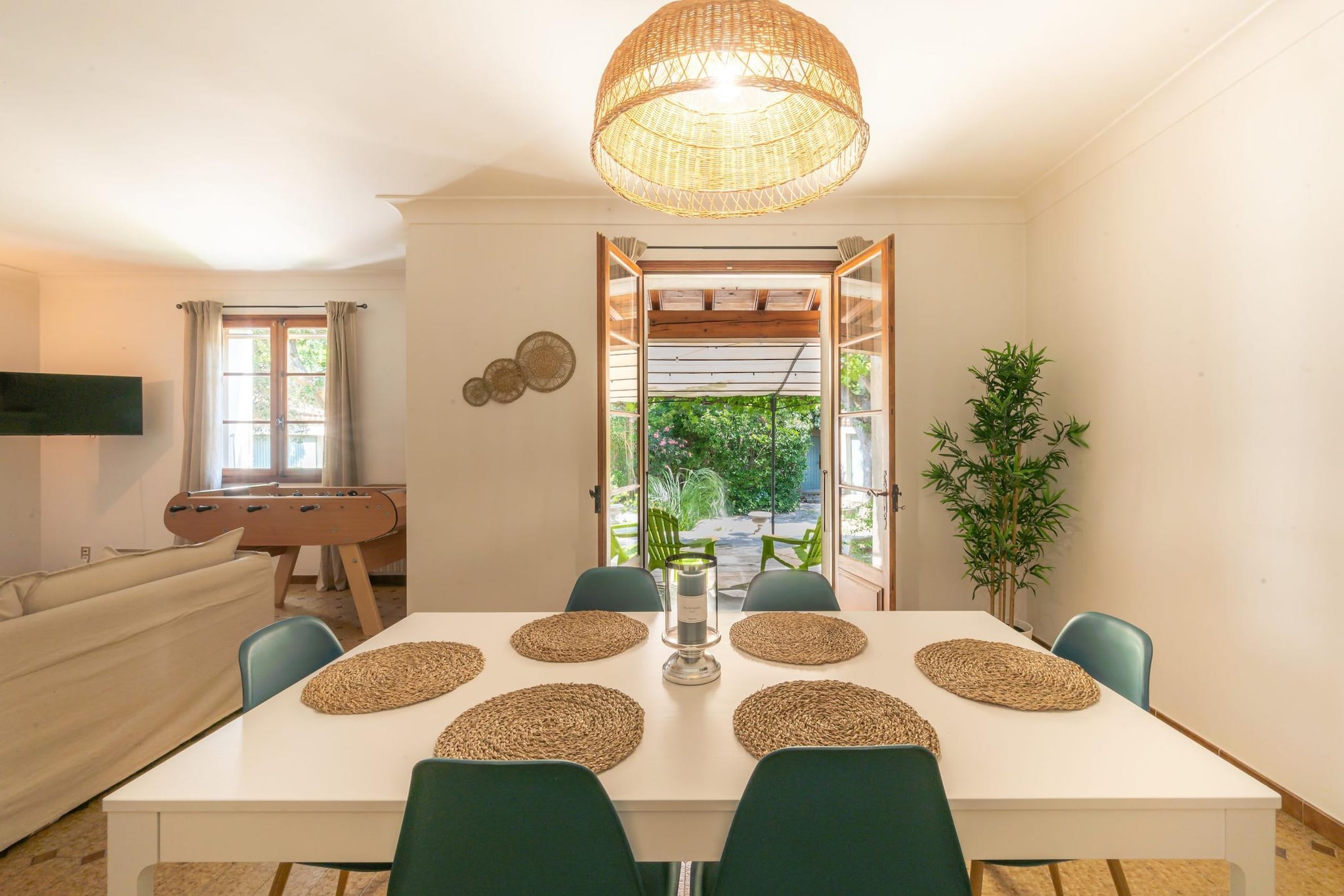 Mas Lou Pitchoun  Villa d'Exception entre Alpilles et Avignon-Dining room