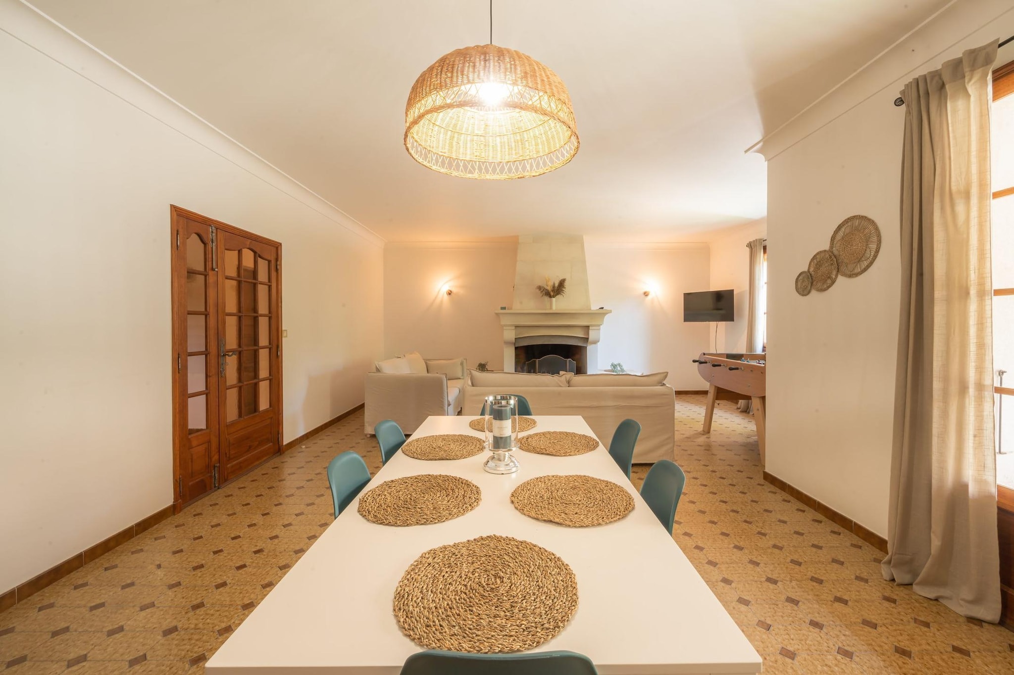 Mas Lou Pitchoun  Villa d'Exception entre Alpilles et Avignon-Dining room