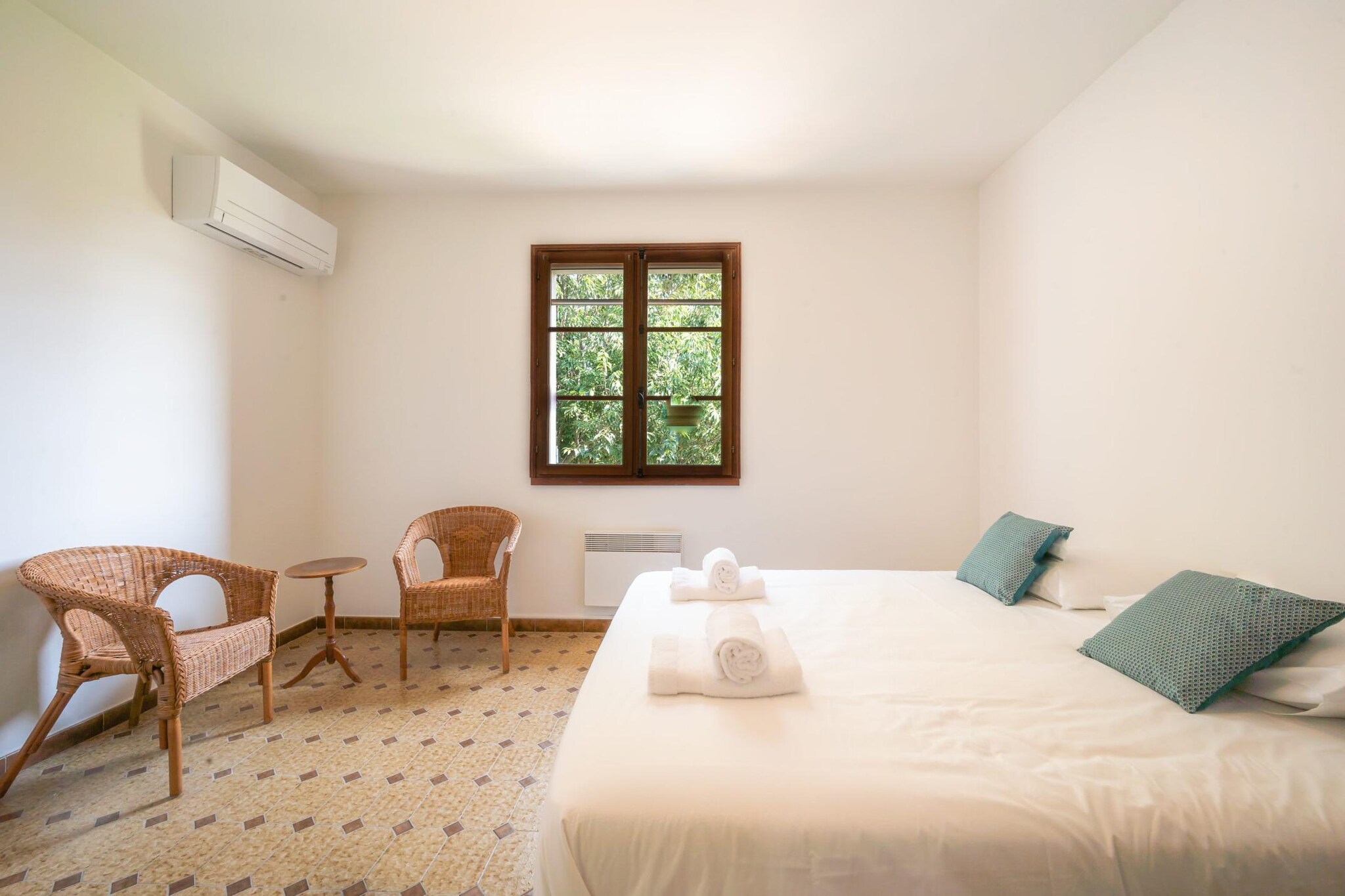 Mas Lou Pitchoun  Villa d'Exception entre Alpilles et Avignon-Bedroom