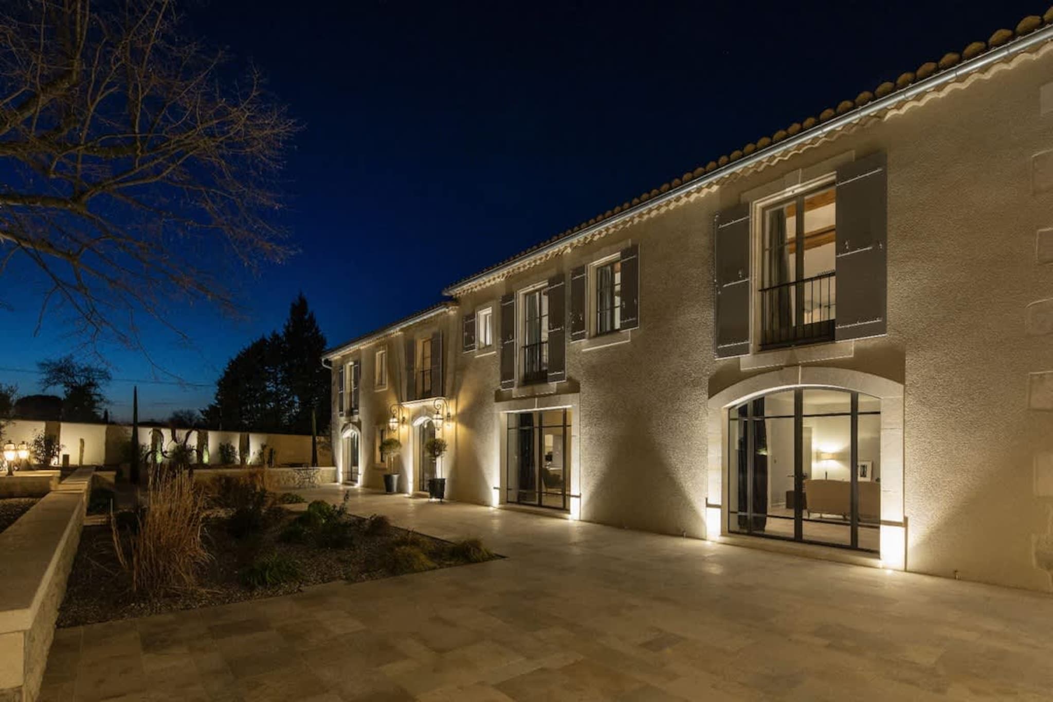 Mas prestigieux au coeur de Saint-Remy-de-Provence-Außenbereich Sommer