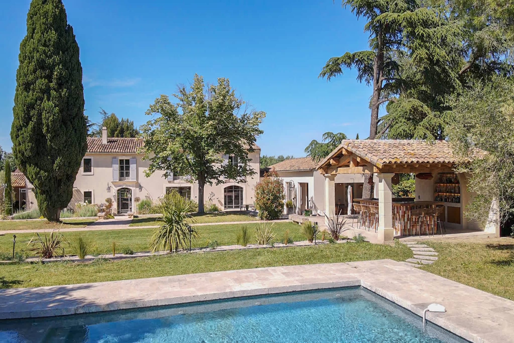 Mas prestigieux au coeur de Saint-Remy-de-Provence-Außenbereich Sommer