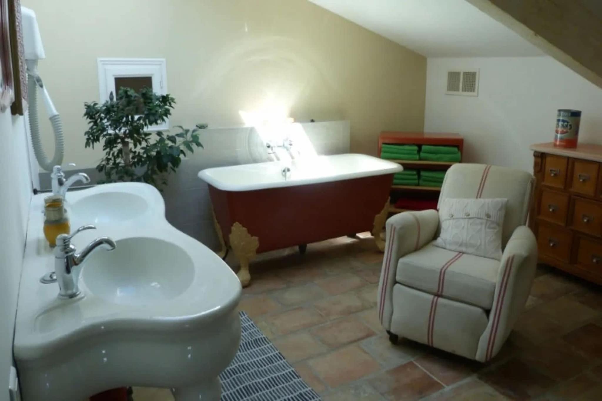 Villa provencale pour les amoureux de la nature en Lubéron-Badkamer