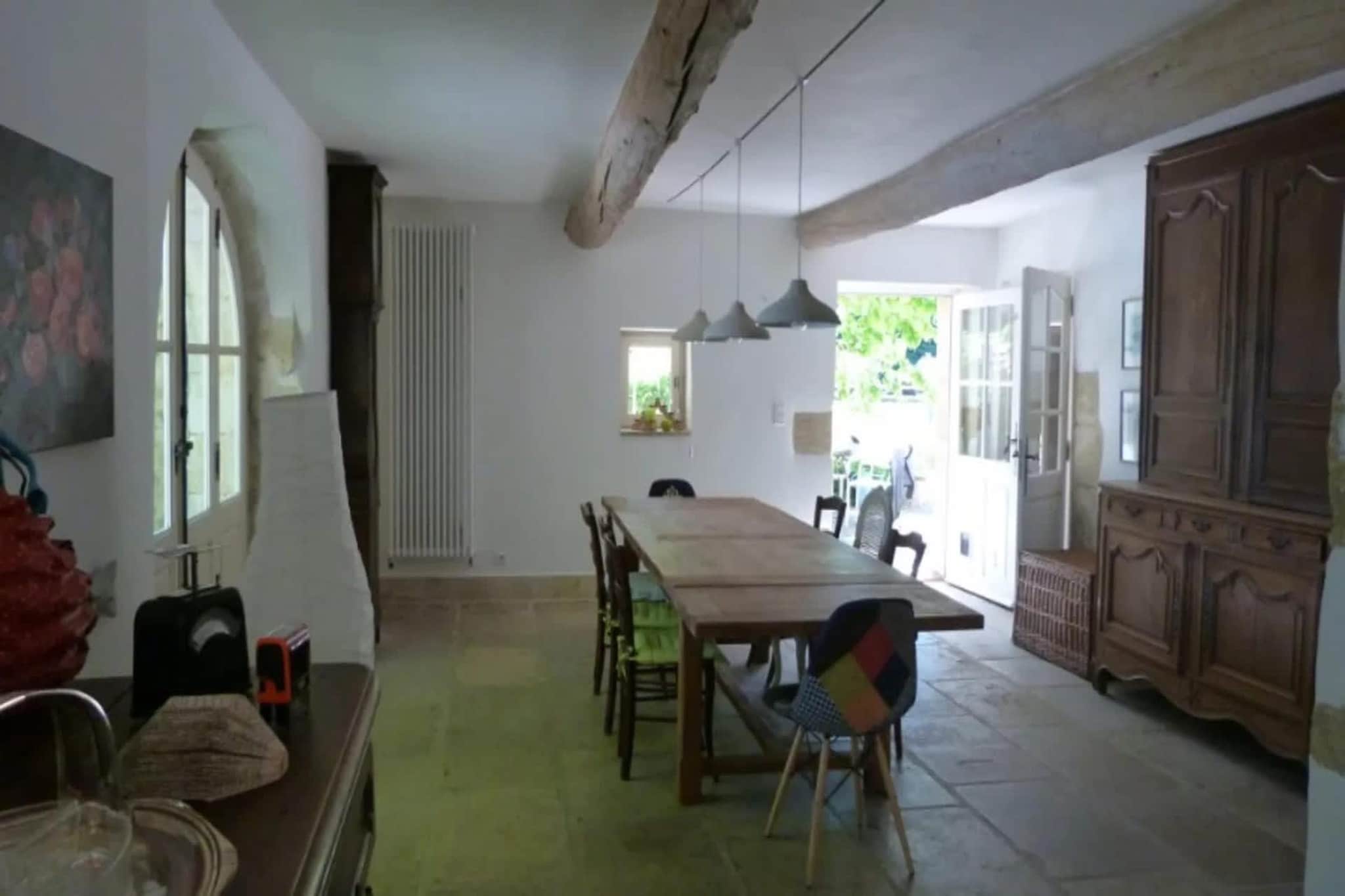 Villa provencale pour les amoureux de la nature en Lubéron-Eetkamer