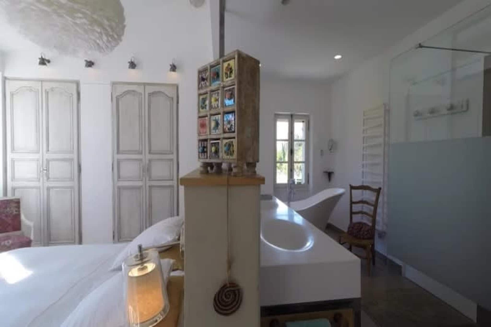 Villa provencale pour les amoureux de la nature en Lubéron-Slaapkamer