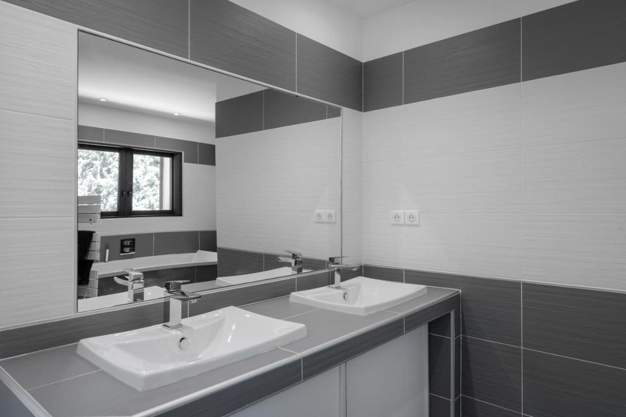 Villa avec piscine chauffée spa salle sport et cinéma-Badkamer