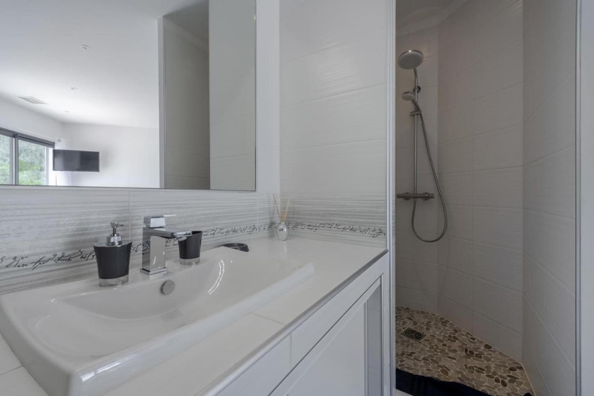 Villa avec piscine chauffée spa salle sport et cinéma-Badkamer