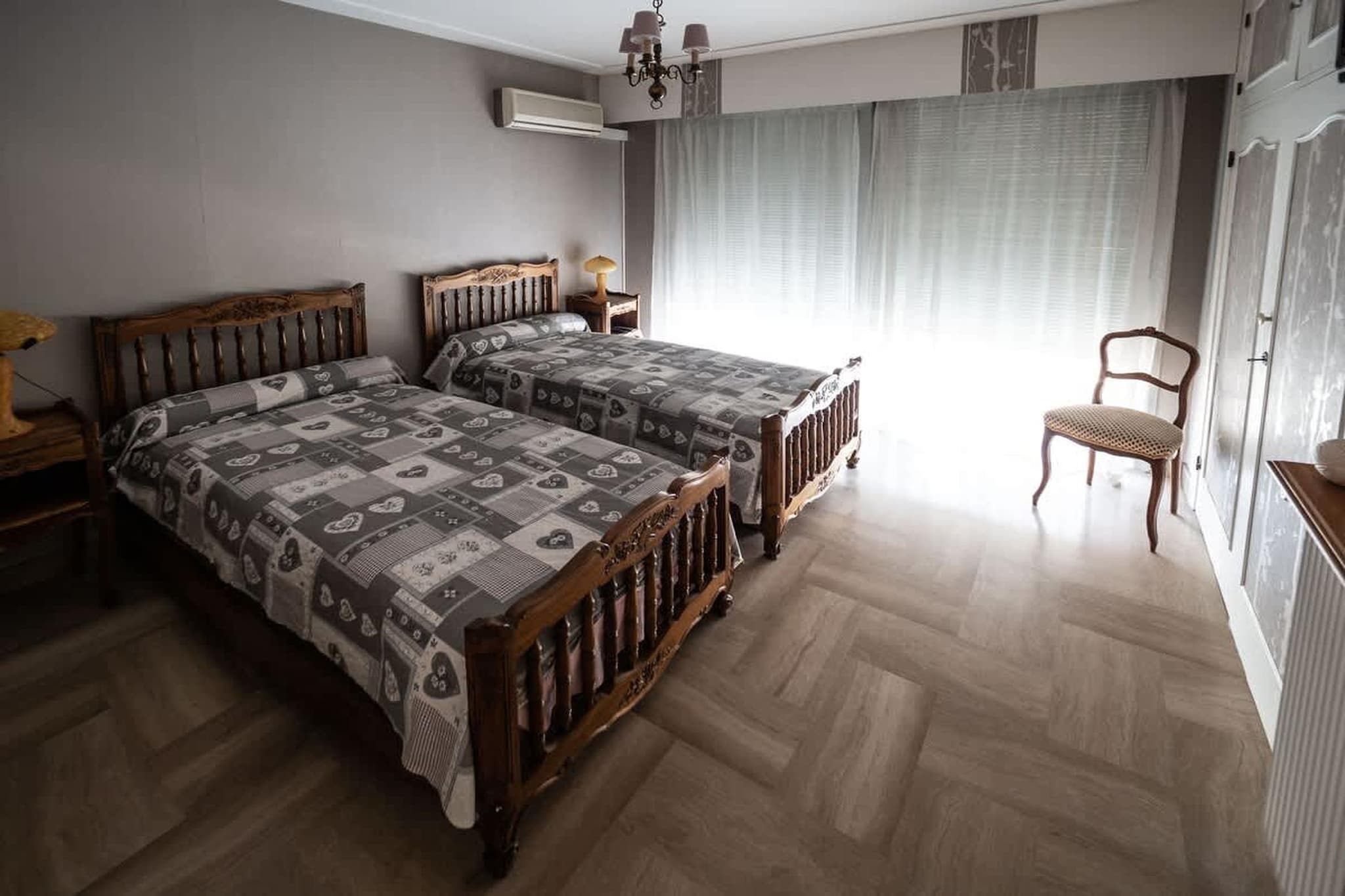 Appart près des plages plein centre confortable-Chambre