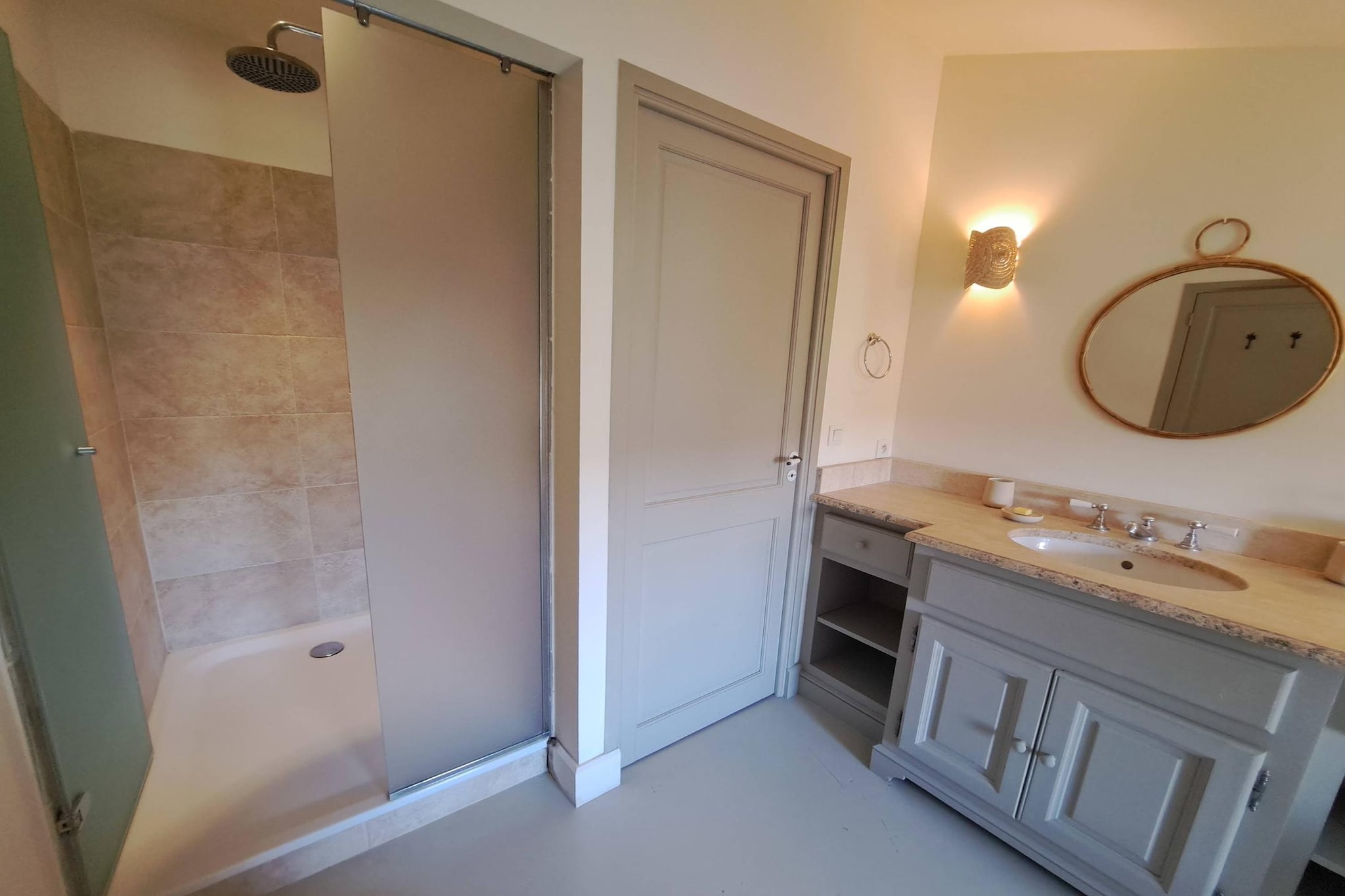 Mas Maillane demeure du XVIIIe entièrement rénové-Bathroom