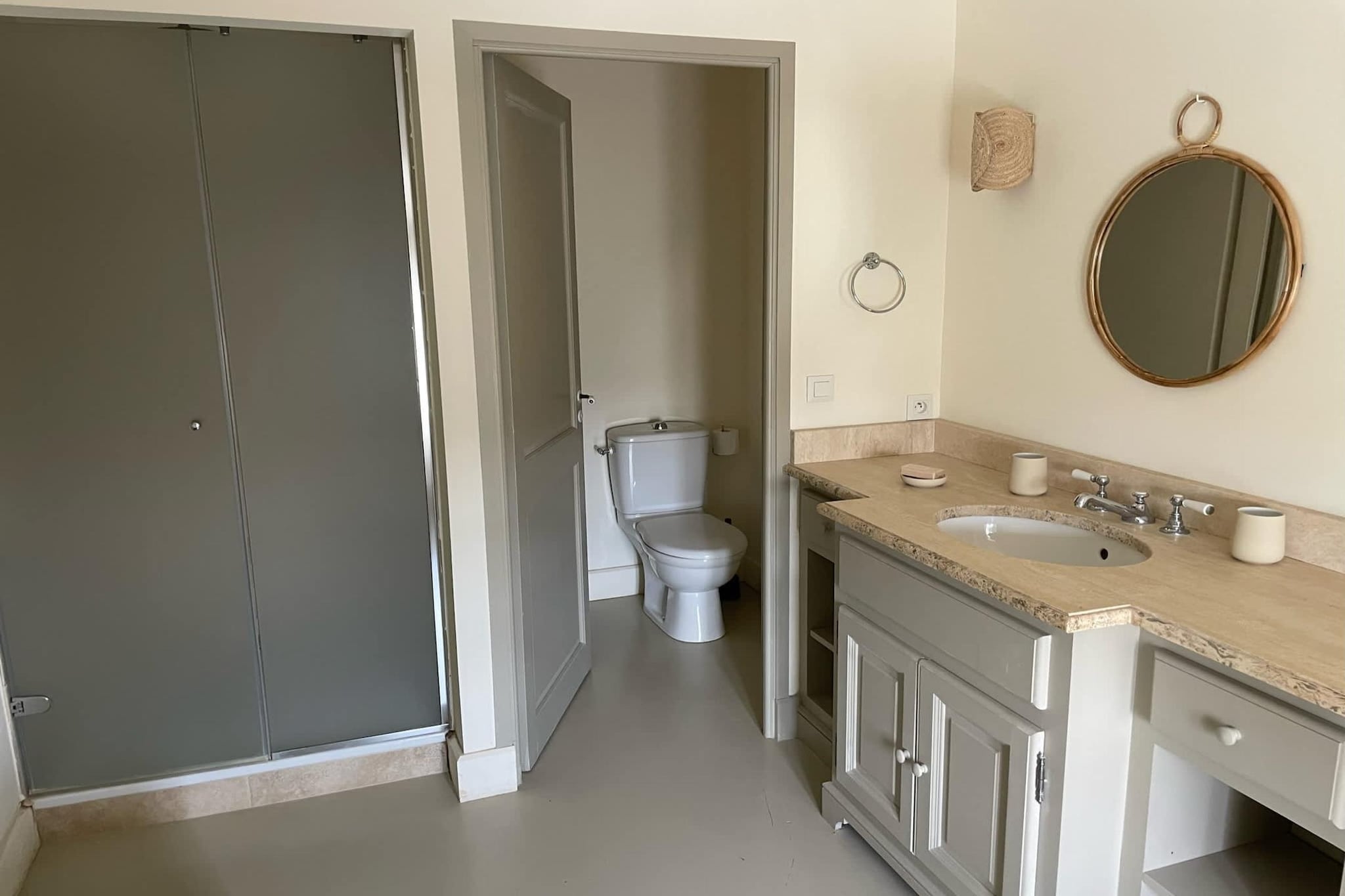 Mas Maillane demeure du XVIIIe entièrement rénové-Bathroom