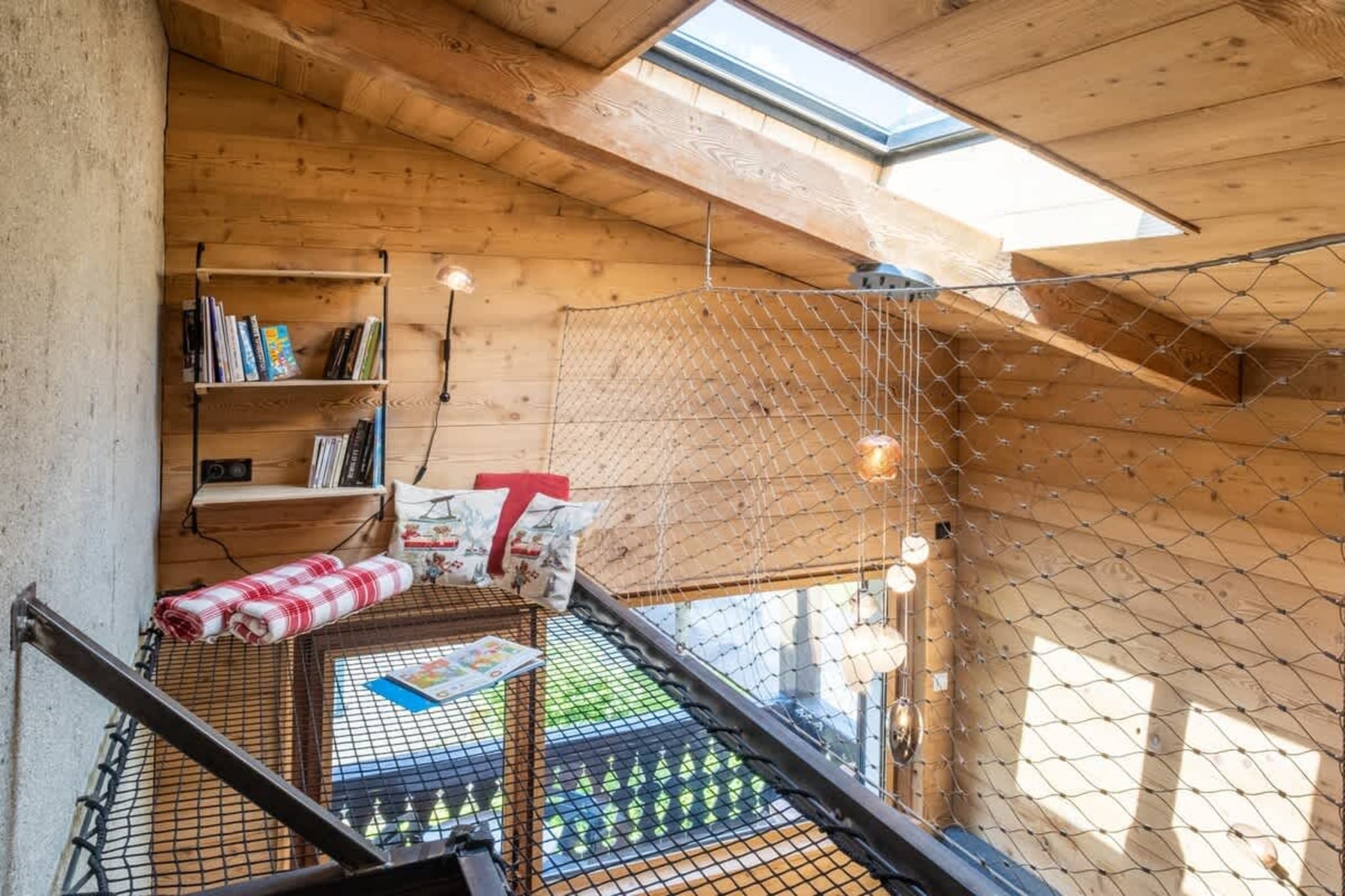 Châlet Racar pour 4 personnes centre ville et vue sur la montagne-Overloop